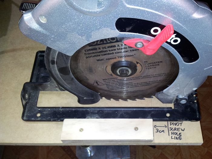 Circular Saw Mitre Box : 10 Steps (with 