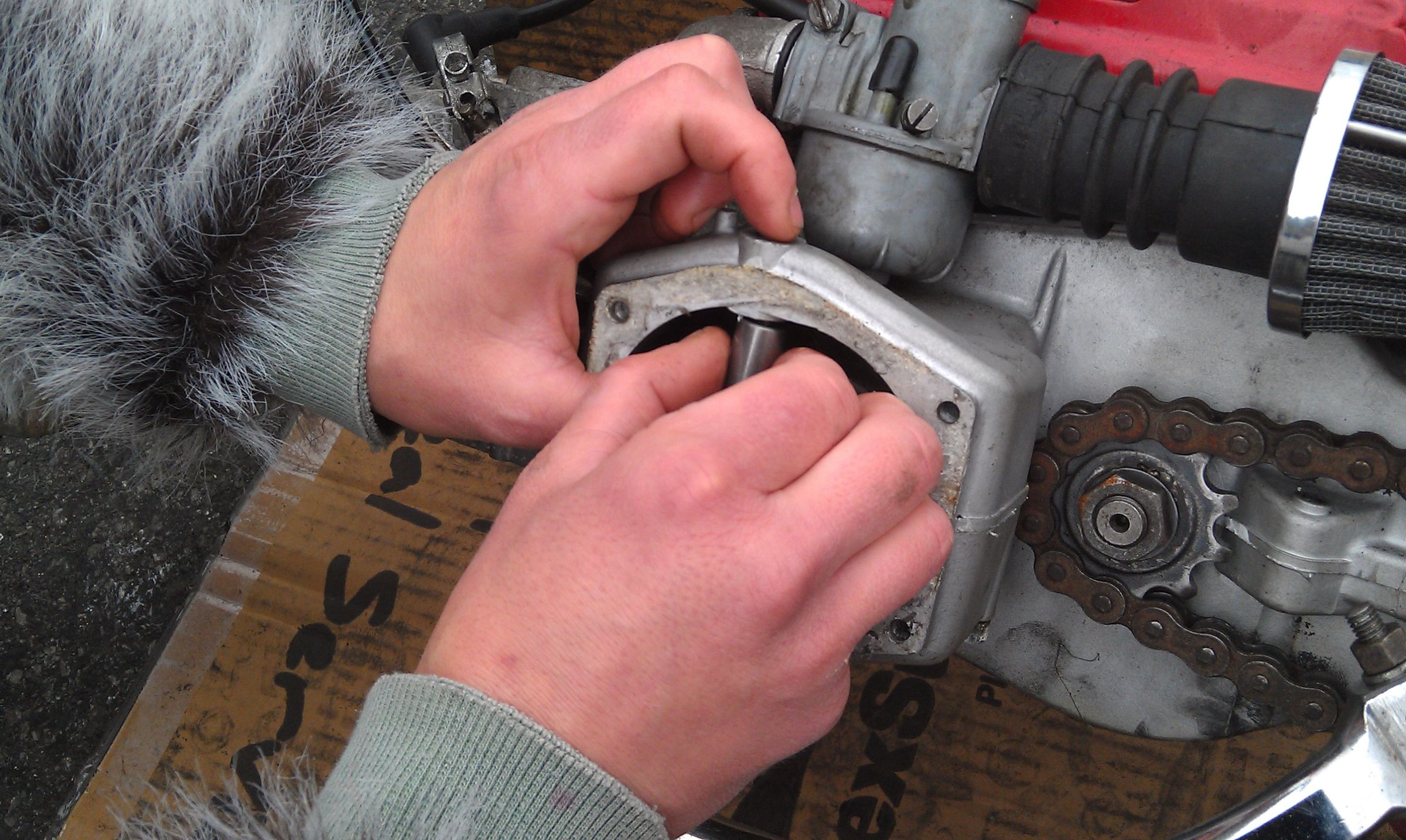 SACHS MOPED CLUTCH REPAIR AND REINSTALLATION! 5 Steps Instructables