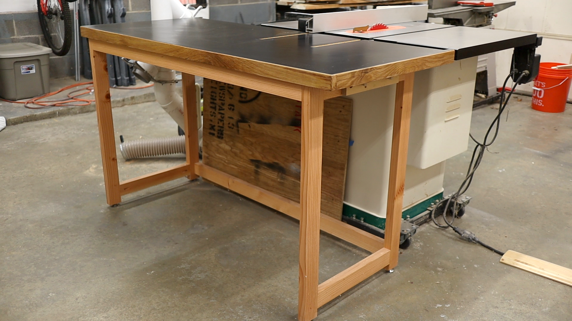 Simple Outfeed Table for the Table Saw 
