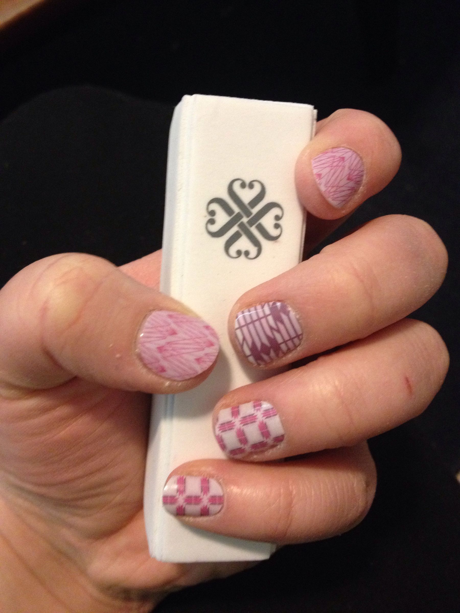 How to Remove Jamberry Nail Wraps : 5 Steps - Instructables