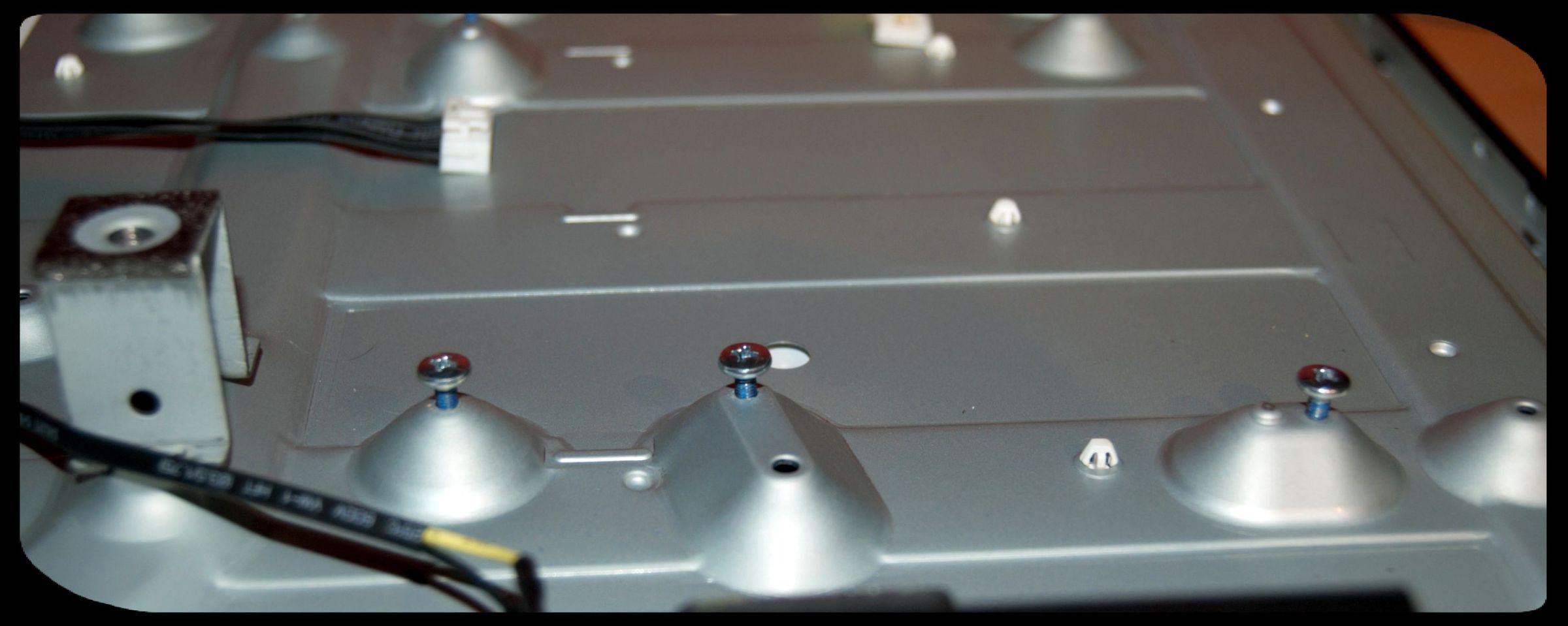 Samsung LCD TV on Off Issue DIY Repair Fix : 5 Steps (with Pictures ...