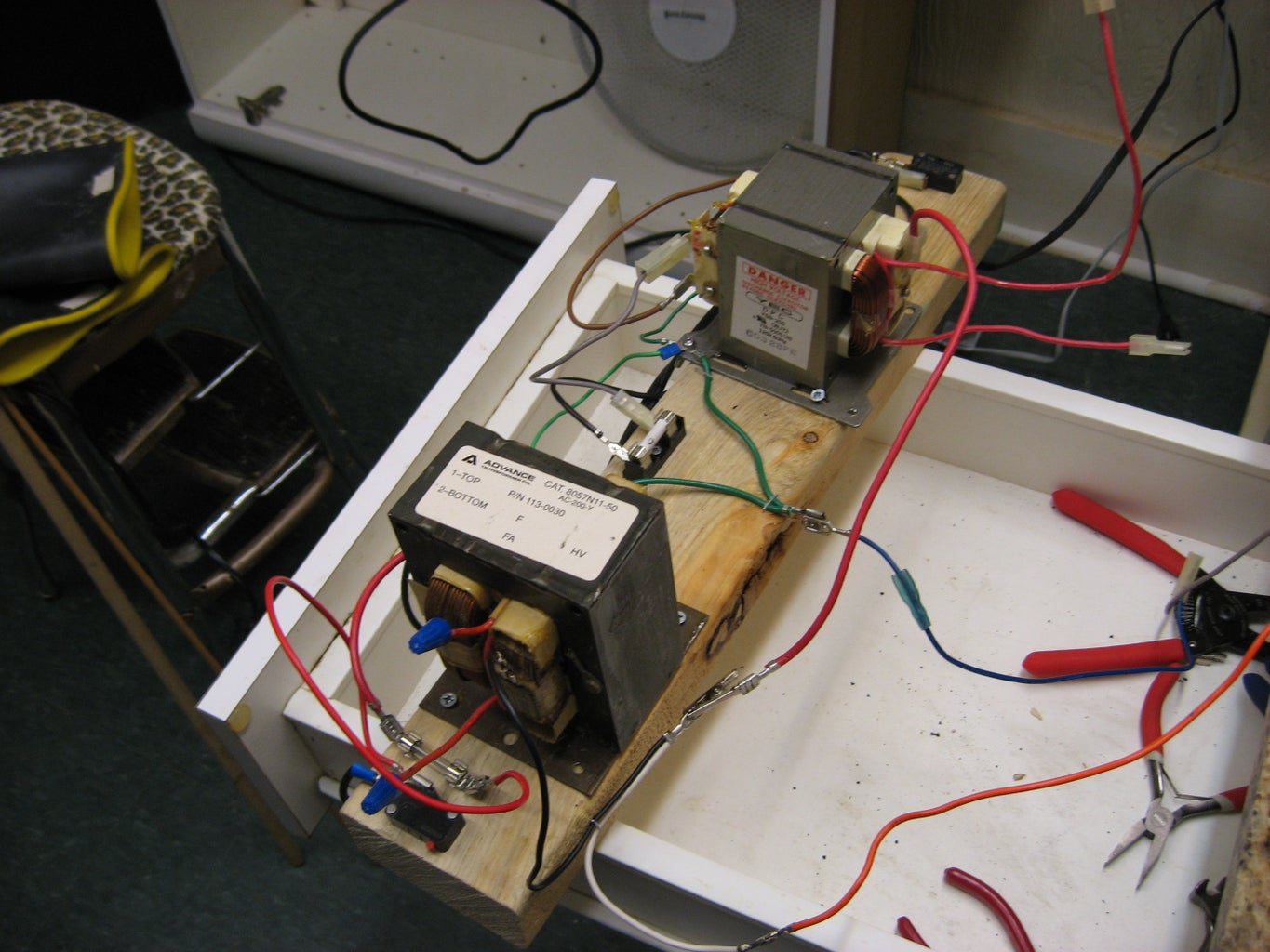 Microwave Oven Transformer High Voltage Rig : 7 Steps - Instructables