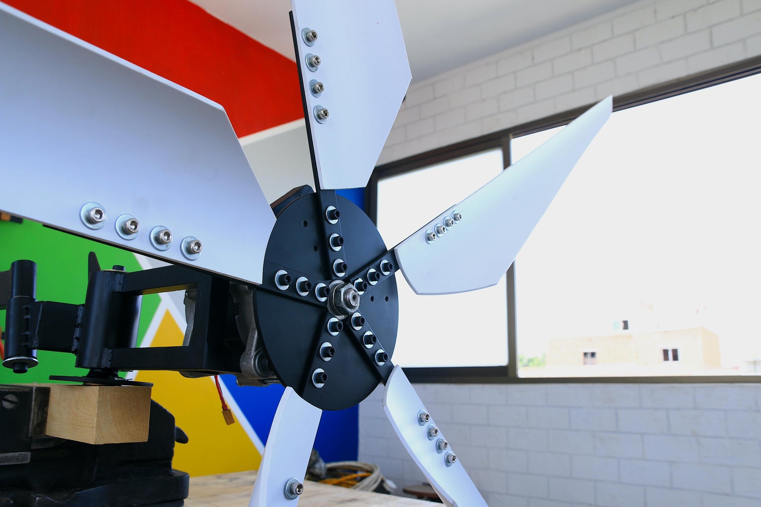 Alternator wind turbine Clearance