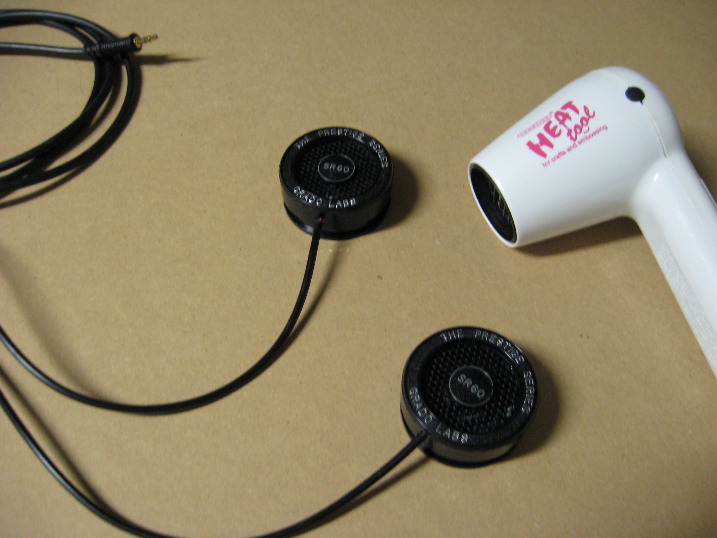 Make Your Headphone Cable Removable 3 Steps (with Pictures