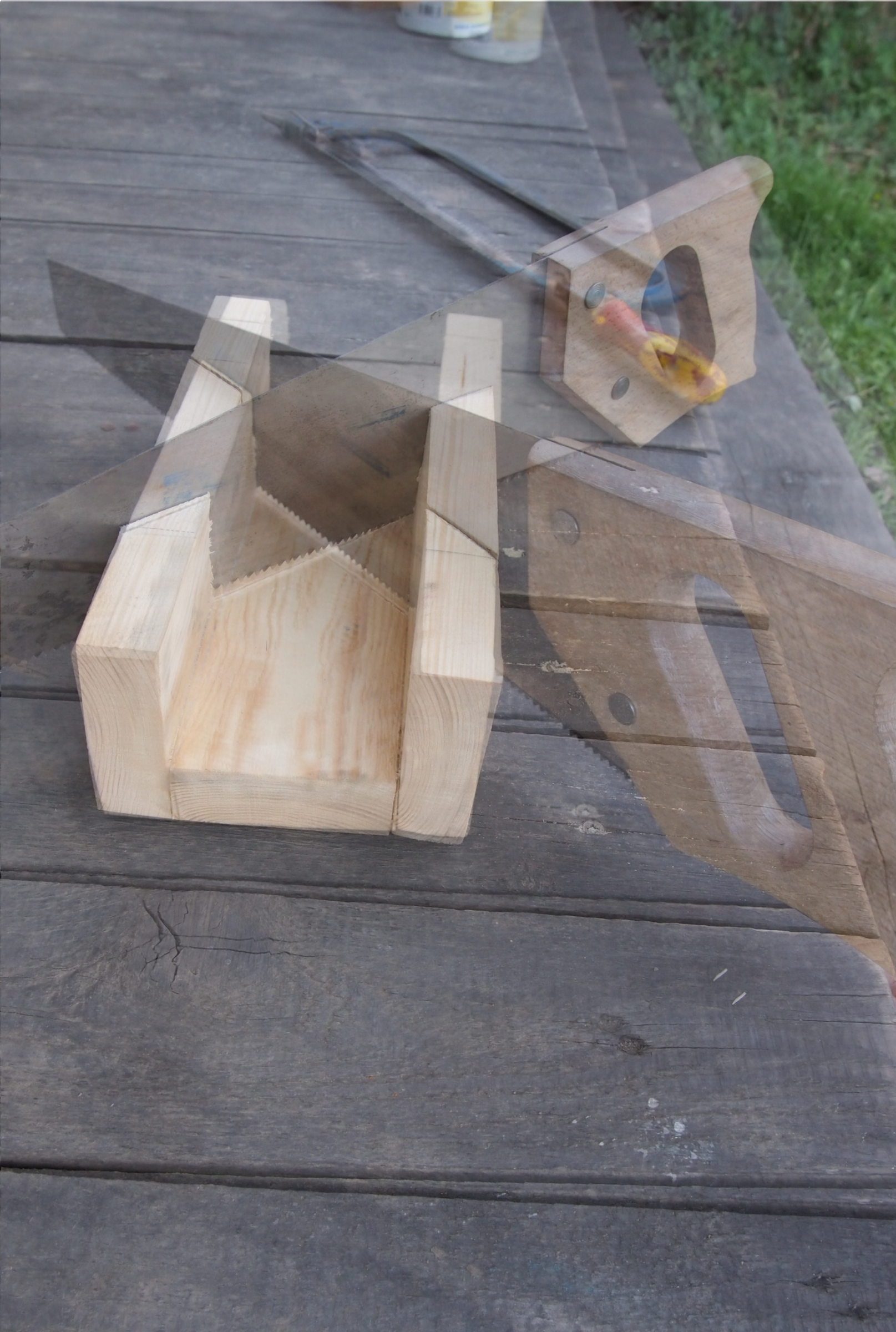 Elementary Mitre Box : 5 Steps (with 