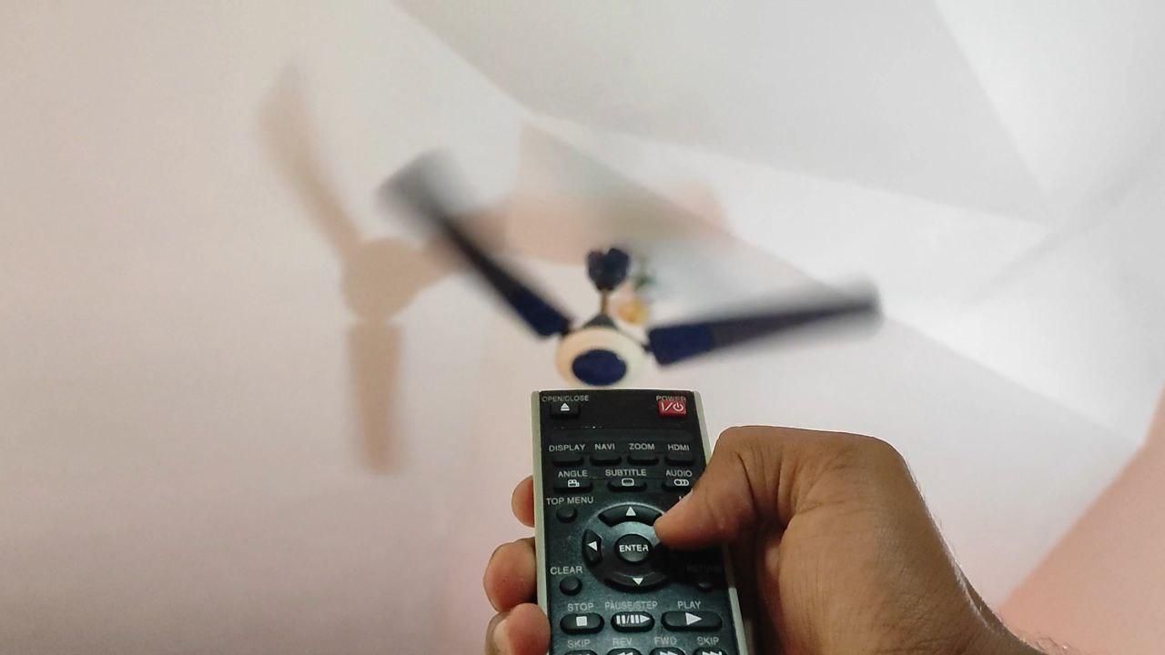 How to Make Simple Remote Control (Switch ON and OFF) for Electrical ...