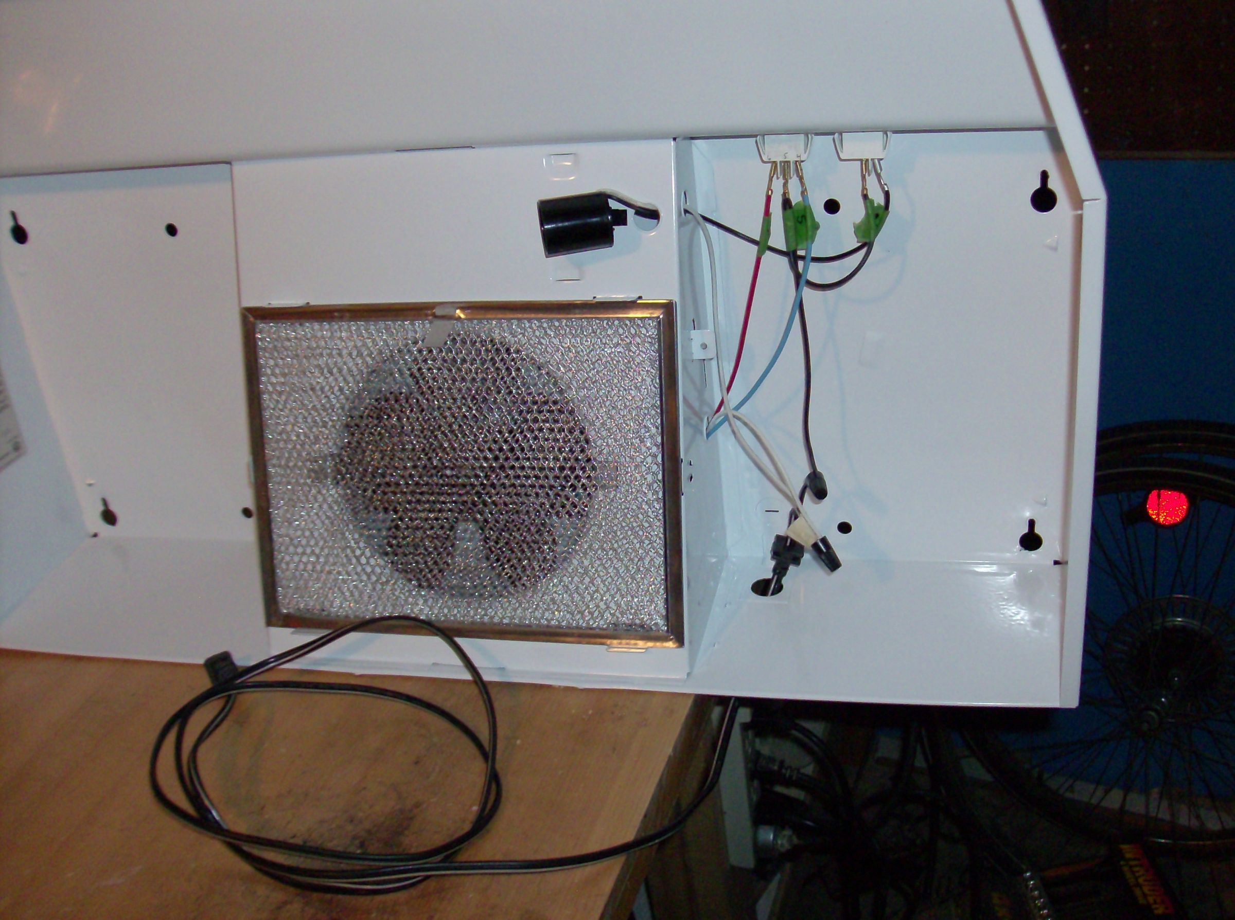 Building a Small Fume Hood for Stinky Projects 9 Steps (with Pictures