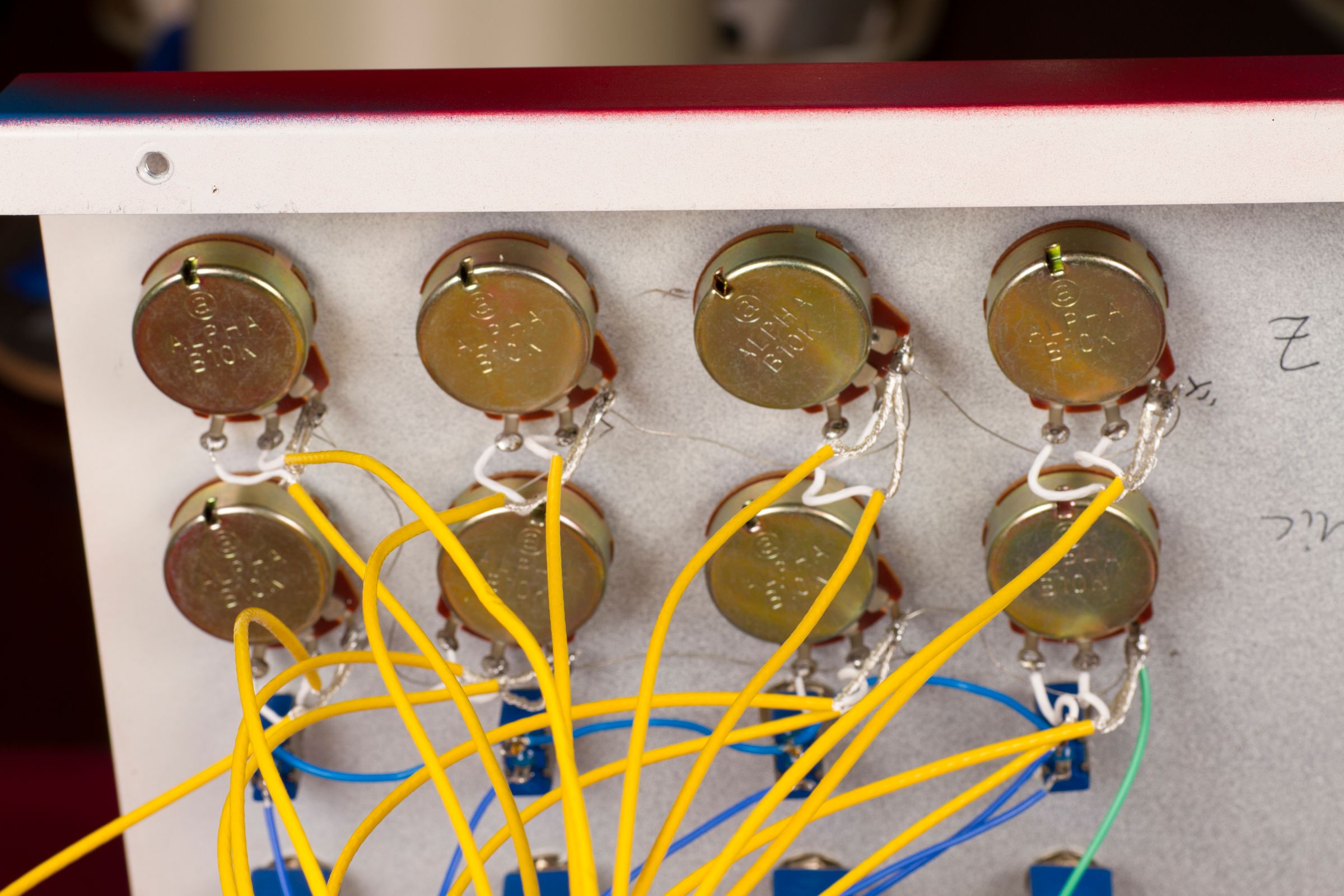 Build the FourChannel SSM2019 Phantom Powered Mic Preamp 9 Steps