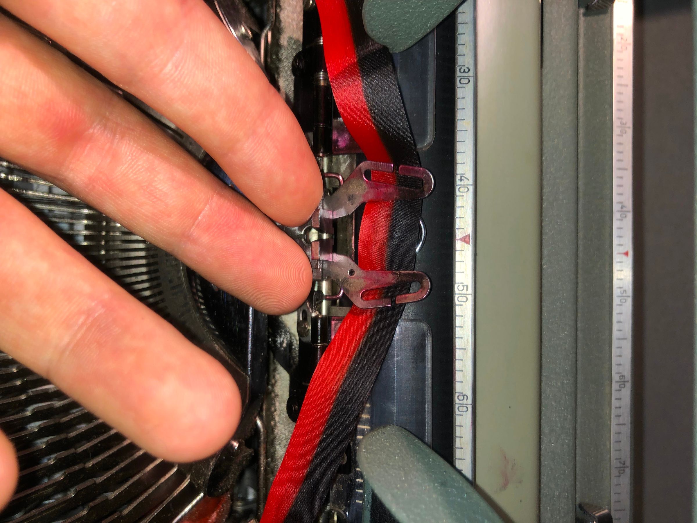 How to Change a Typewriter Ribbon 8 Steps (with Pictures) Instructables
