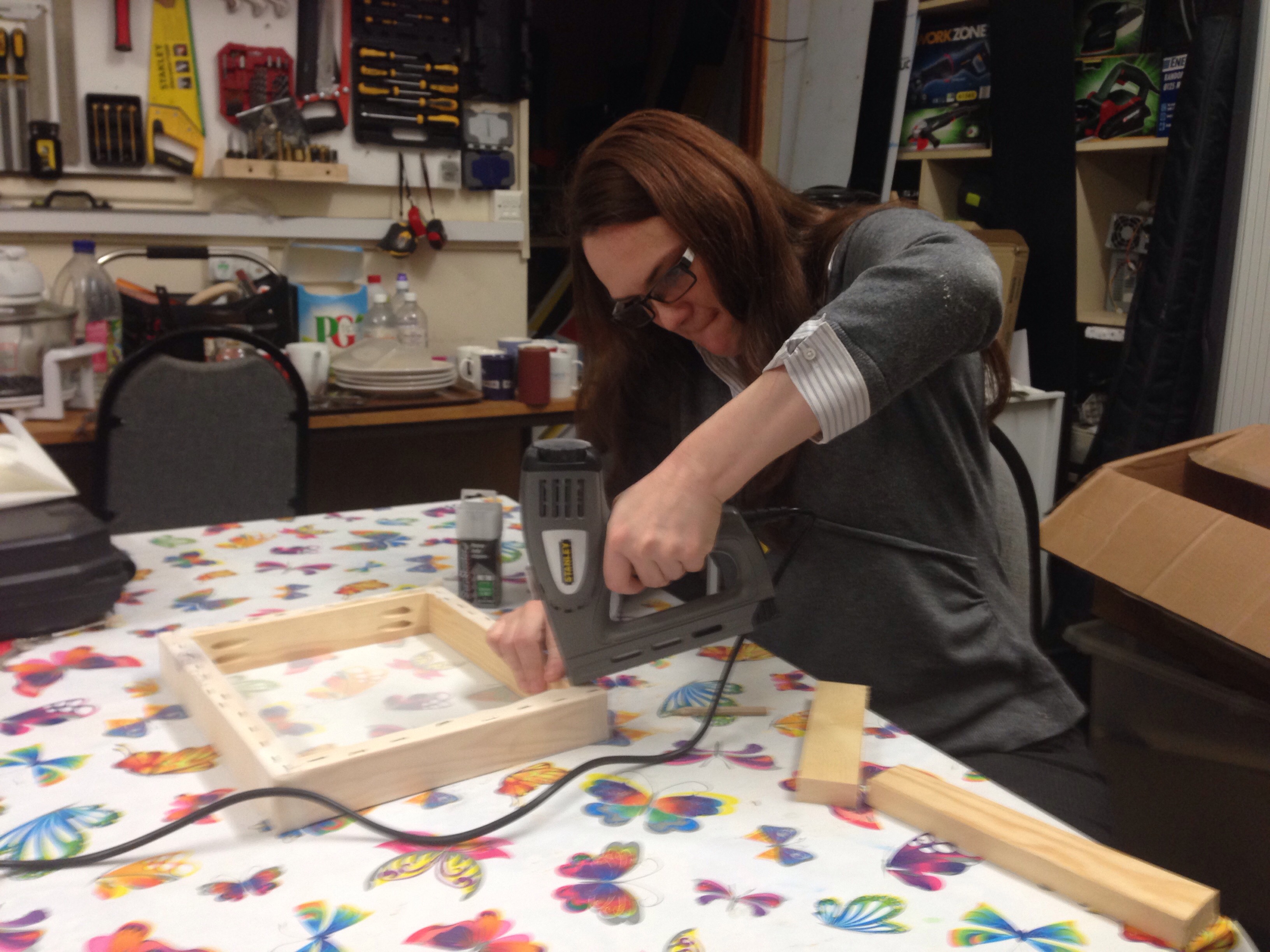 Quick, Cheap and Easy Screen Printing Frames 4 Steps (with Pictures