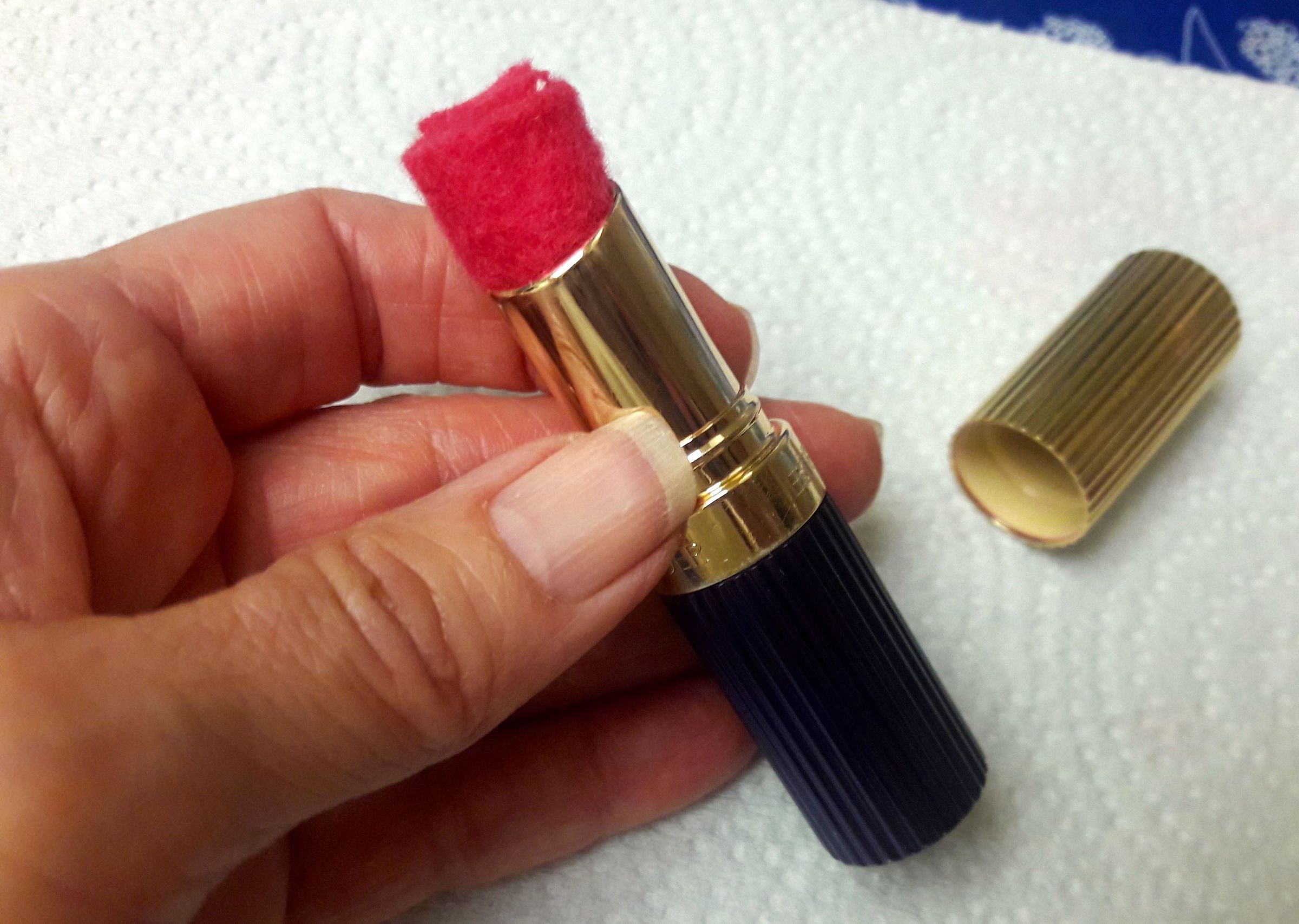 Upcycling Old Lipstick Tubes : 6 Steps (with Pictures) - Instructables