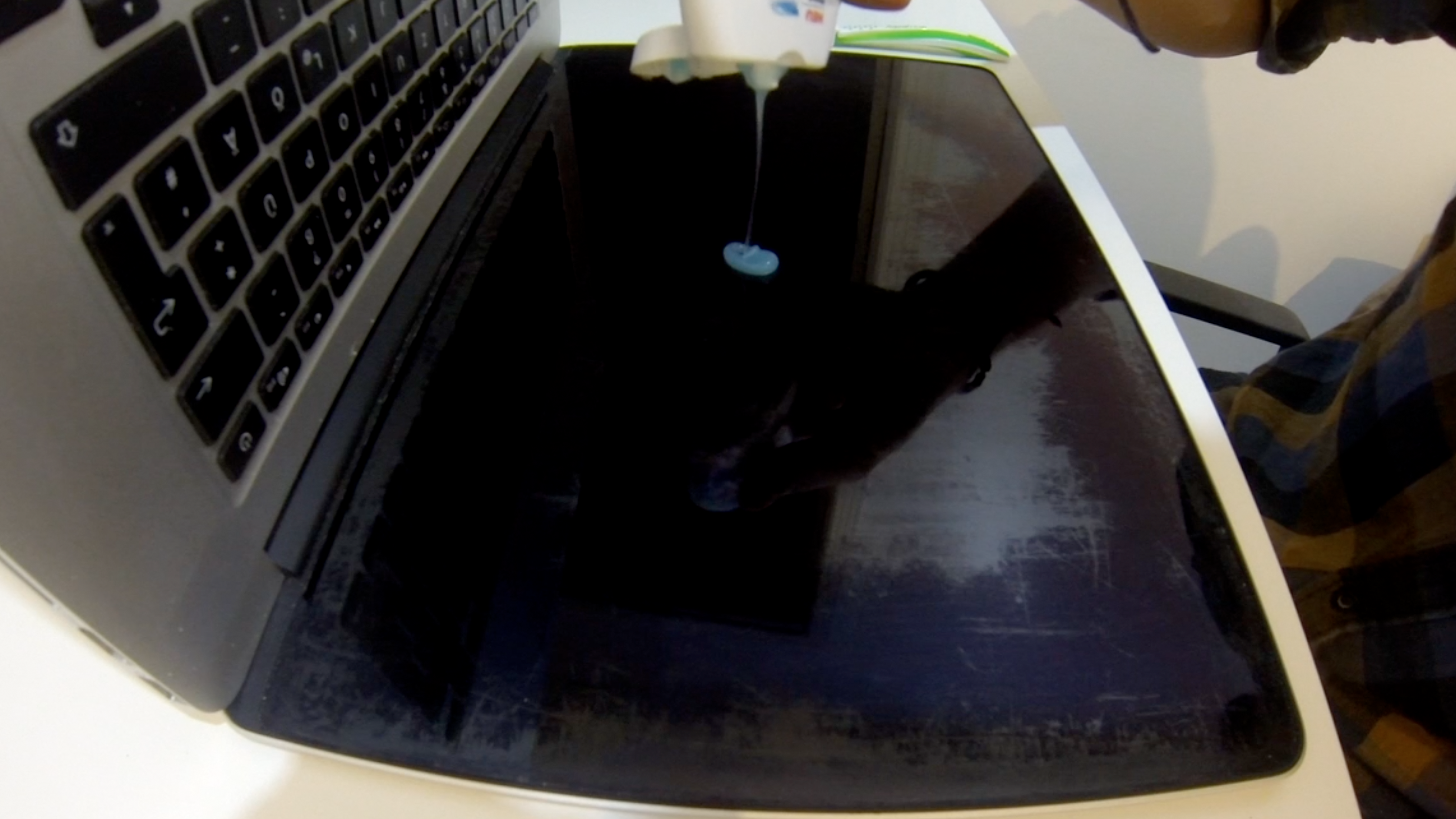 How to Fix Your Scratches in a Macbook Screen 7 Steps Instructables