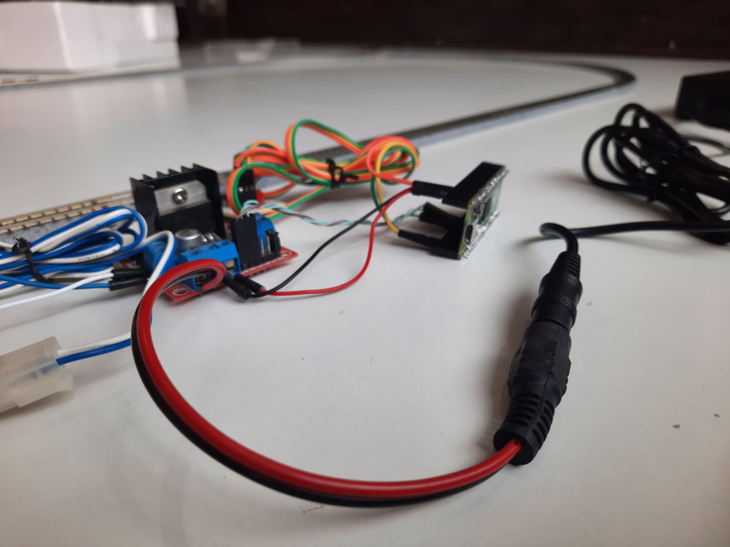Raspberry Pi Pico Controlled Simple Automated Model Railroad Model
