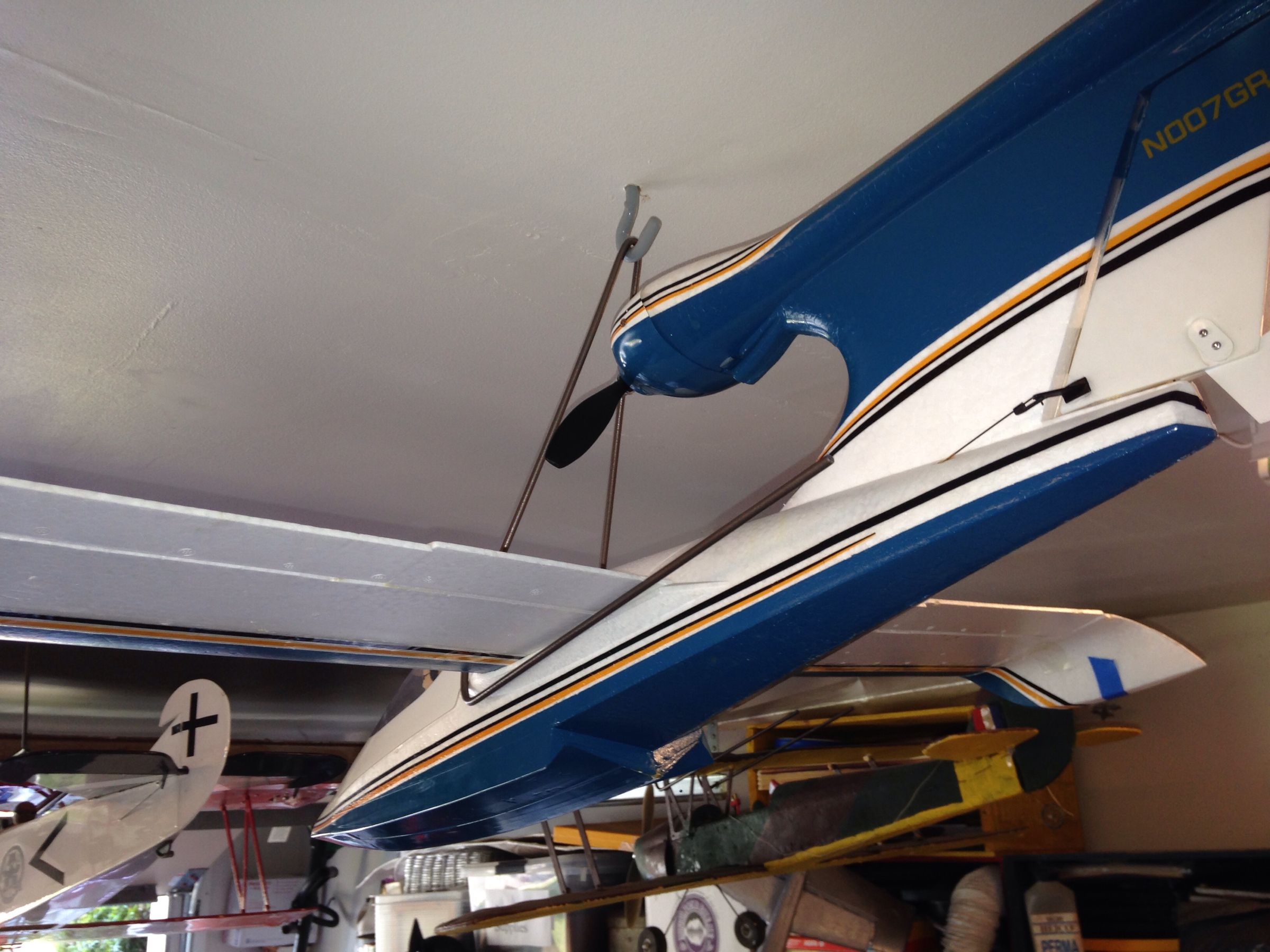 R/C Airplane Storage Hangers to Organize Your Fleet and Clean Up Your Garage. 5 Steps