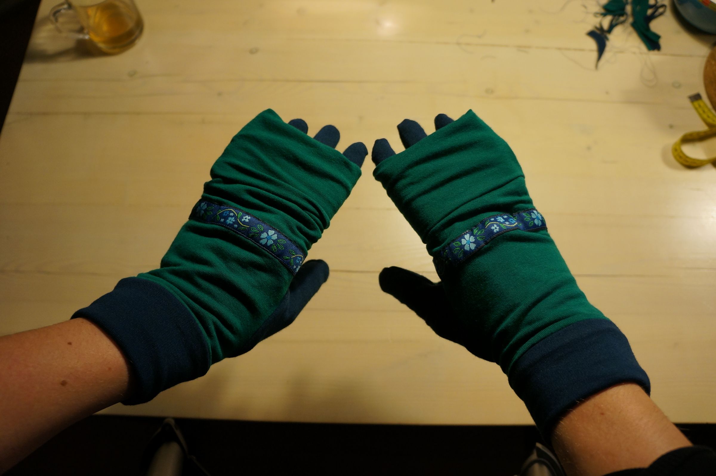 Twocolor Doublelayered Gloves 9 Steps (with Pictures) Instructables