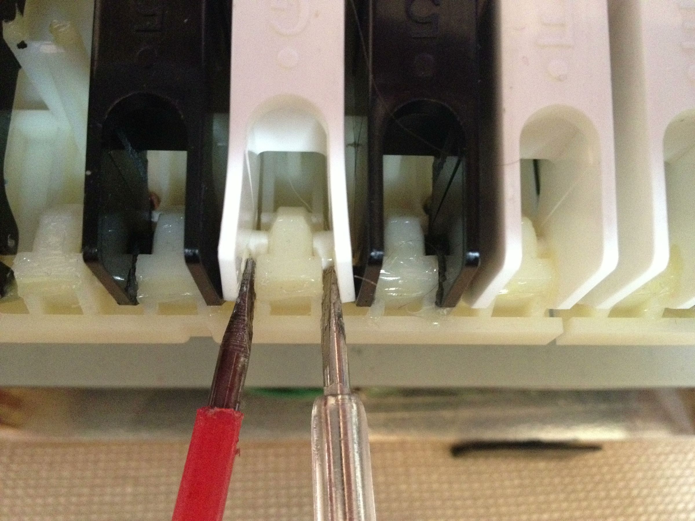 Refurbish an EPiano Fix and Polish Broken Keys 6 Steps (with