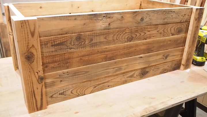 Reclaimed Wood Storage Chest : 7 Steps (With Pictures) - Instructables