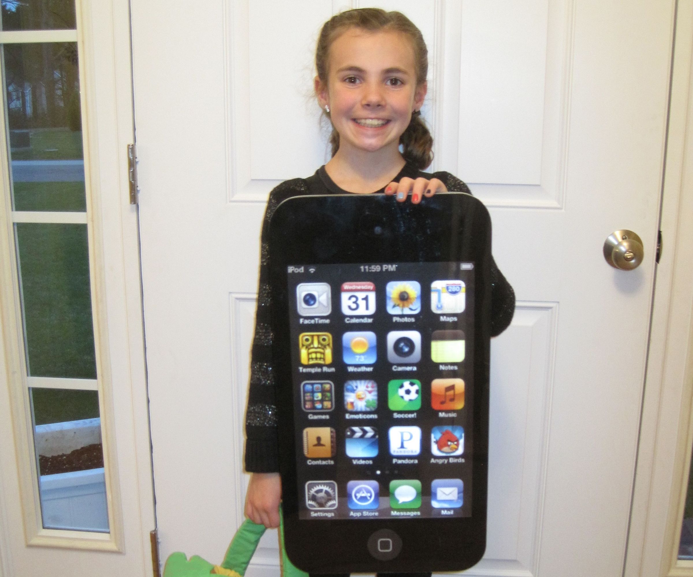 itouch halloween costume DIY Project DIY Project Image