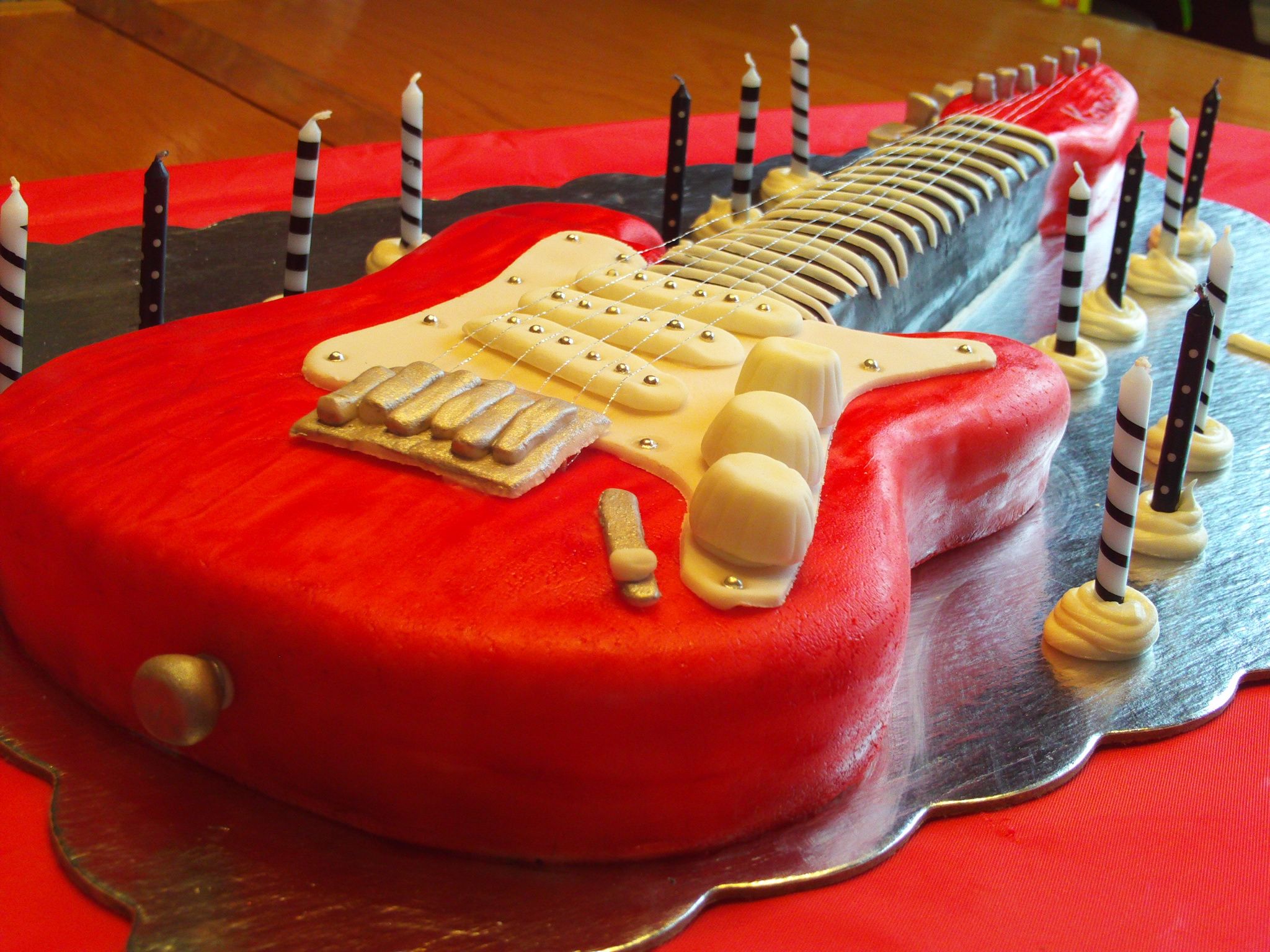 Electric Guitar Cake 6 Steps (with Pictures) Instructables