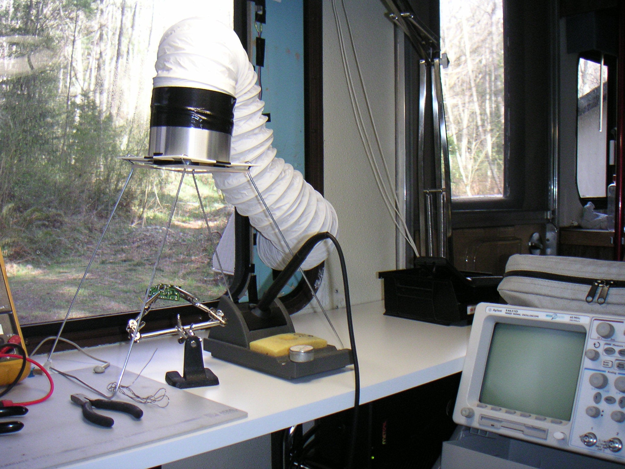 Windowmounted Solder Fume Extractor (not Just for RVs!) 10 Steps