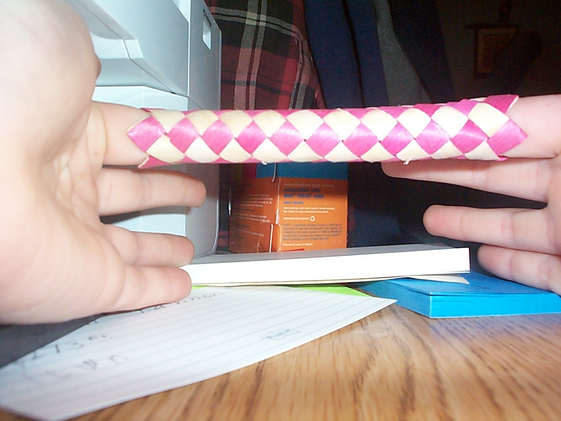 Finger Trap!!! 3 Steps Instructables