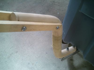 connecting bike trailer to bike
