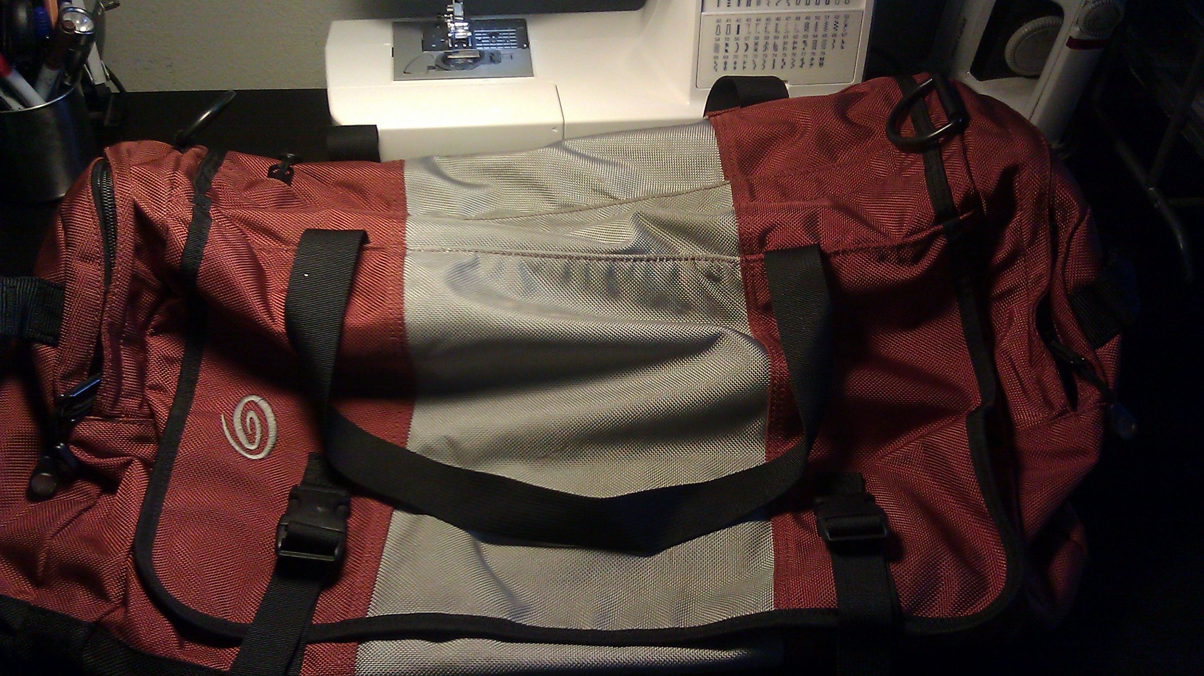 Add Detachable Wheels to a Duffel Bag 5 Steps (with Pictures