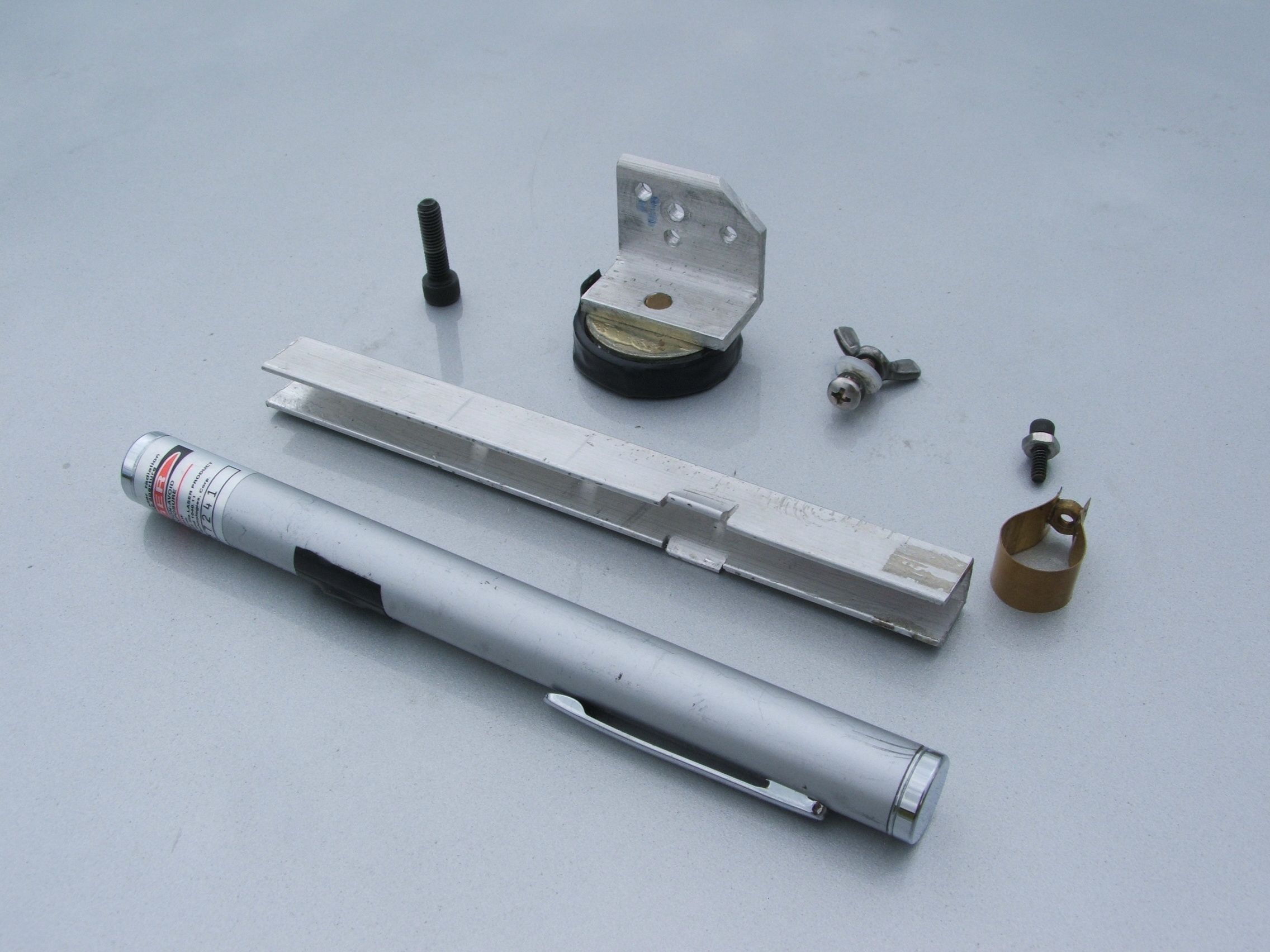 Green Laser Pointer Mount for Your Telescope 4 Steps (with Pictures