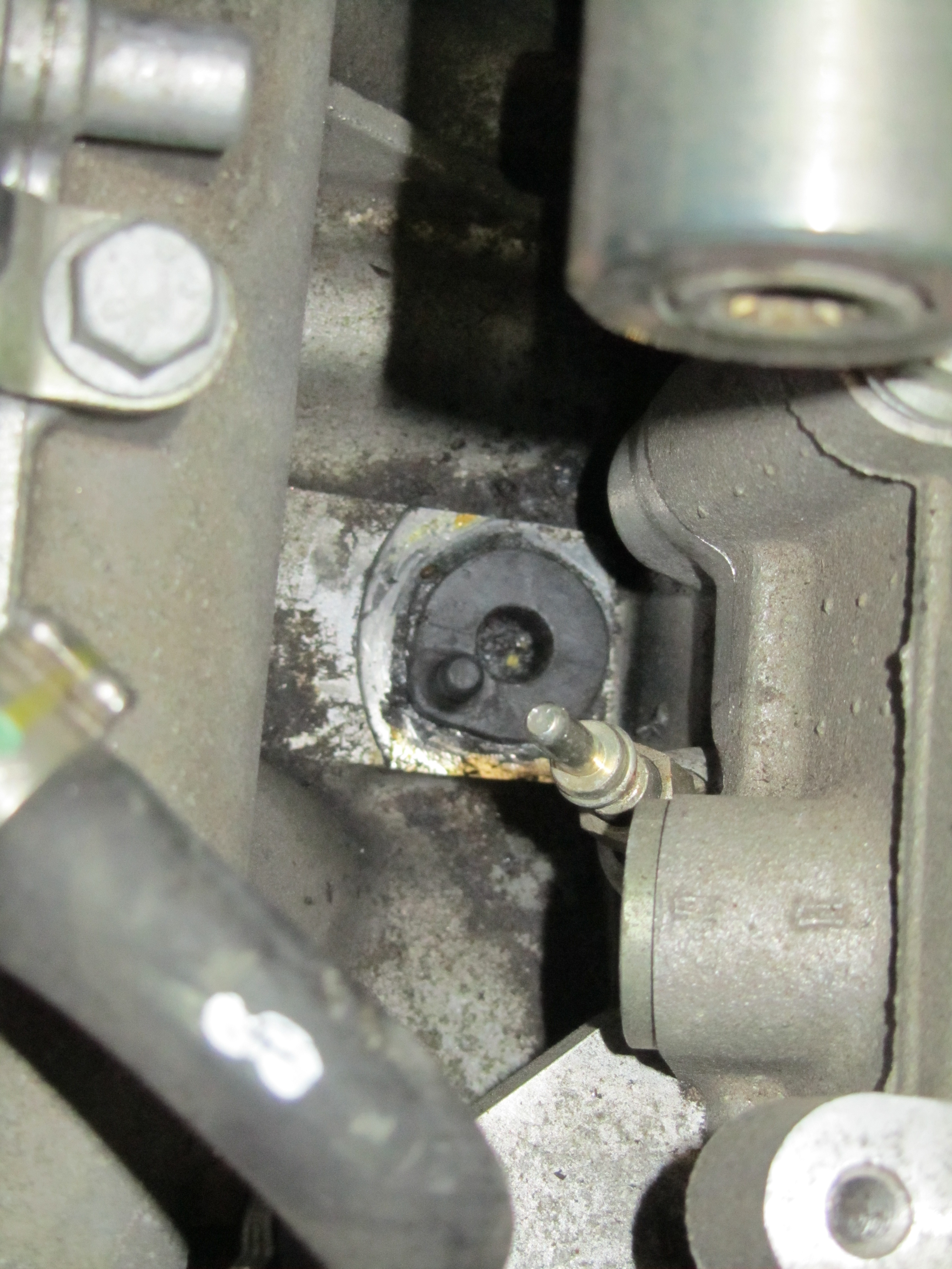 Swirl Flap Repair and EGR Blanking on Astra H 1.9 CDTI 5 Steps