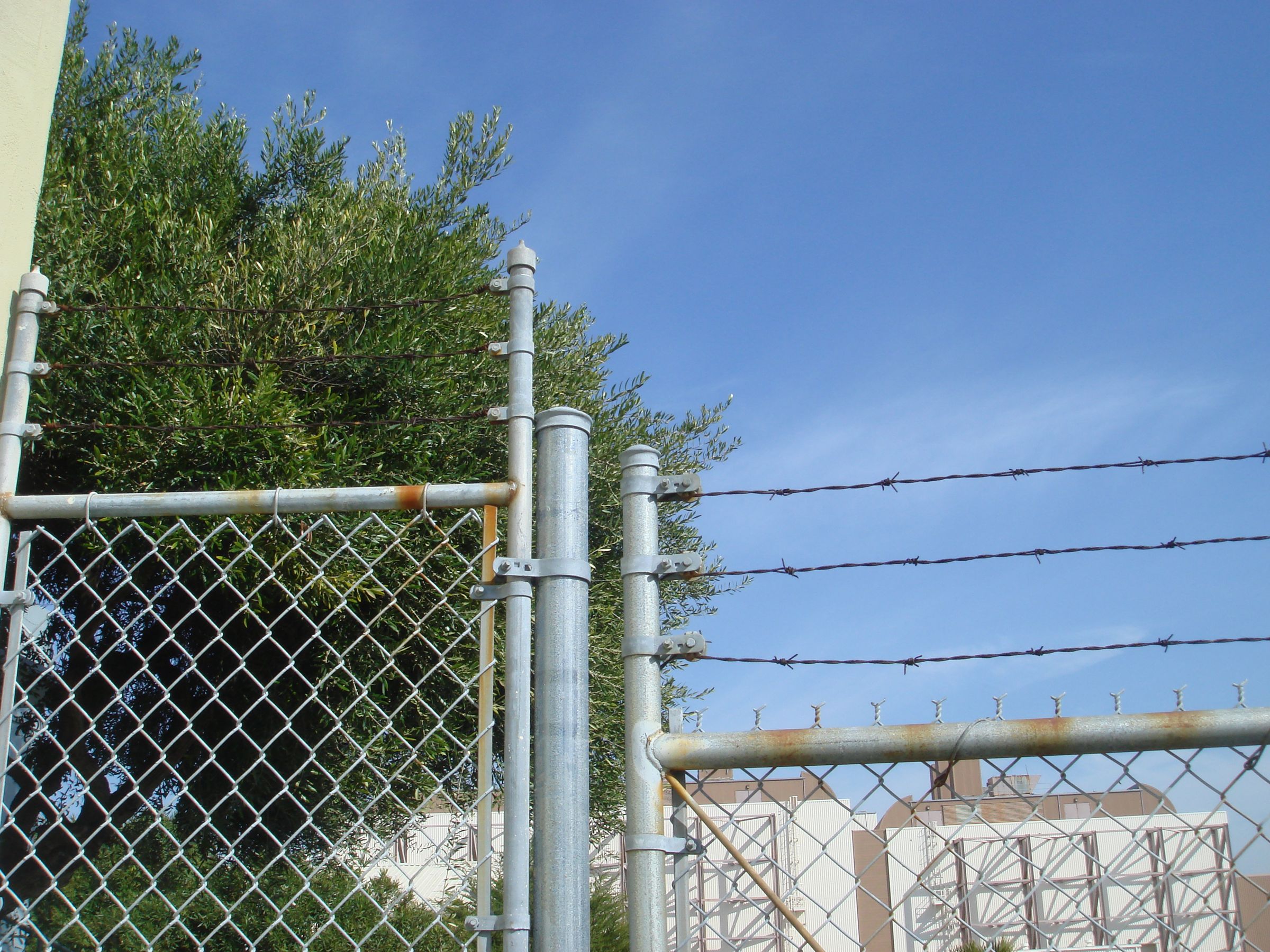 Get Over a Barbed Wire Fence 4 Steps (with Pictures) Instructables