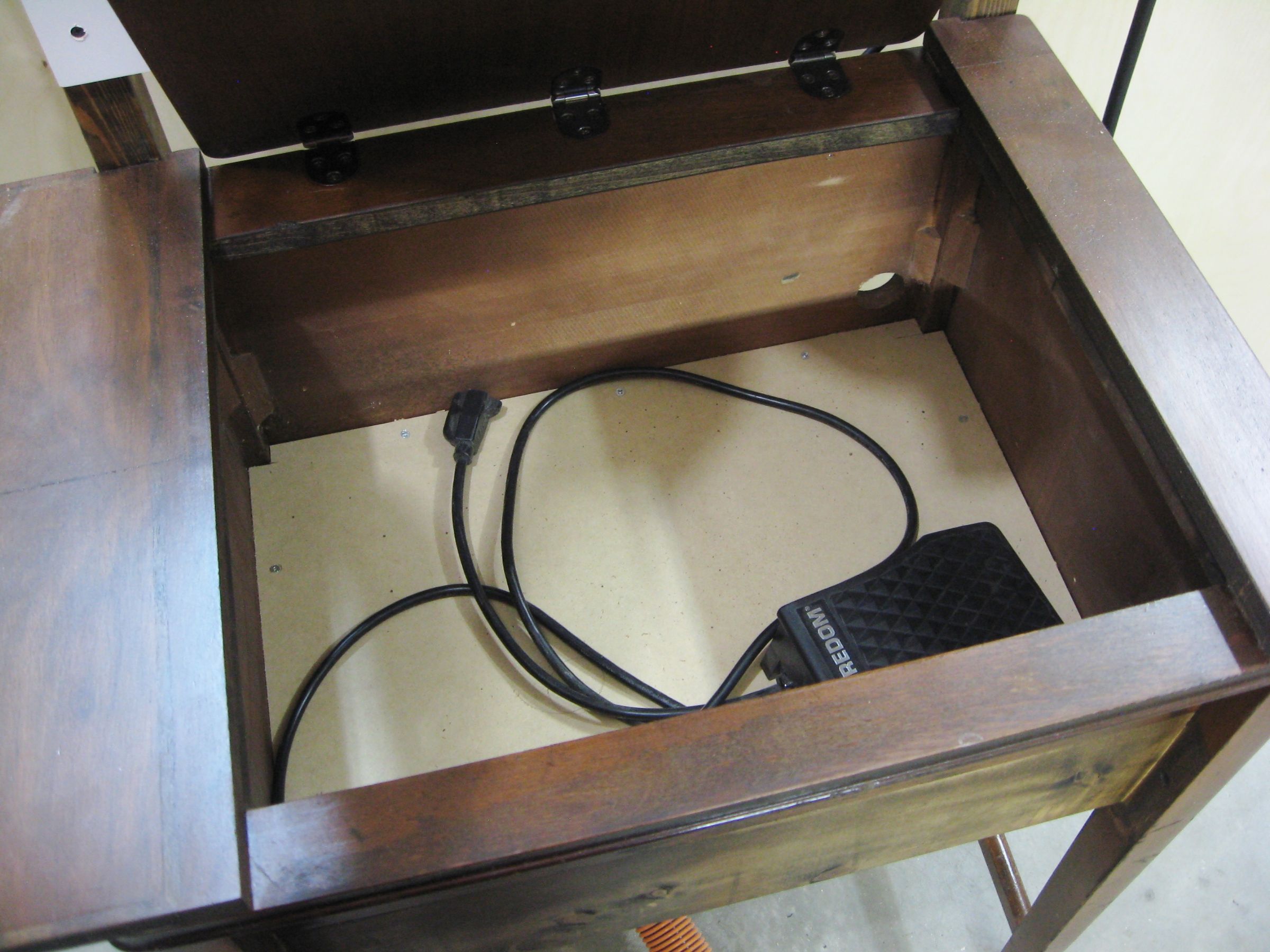 Wood Carving Station From Old Sewing Table 14 Steps (with Pictures