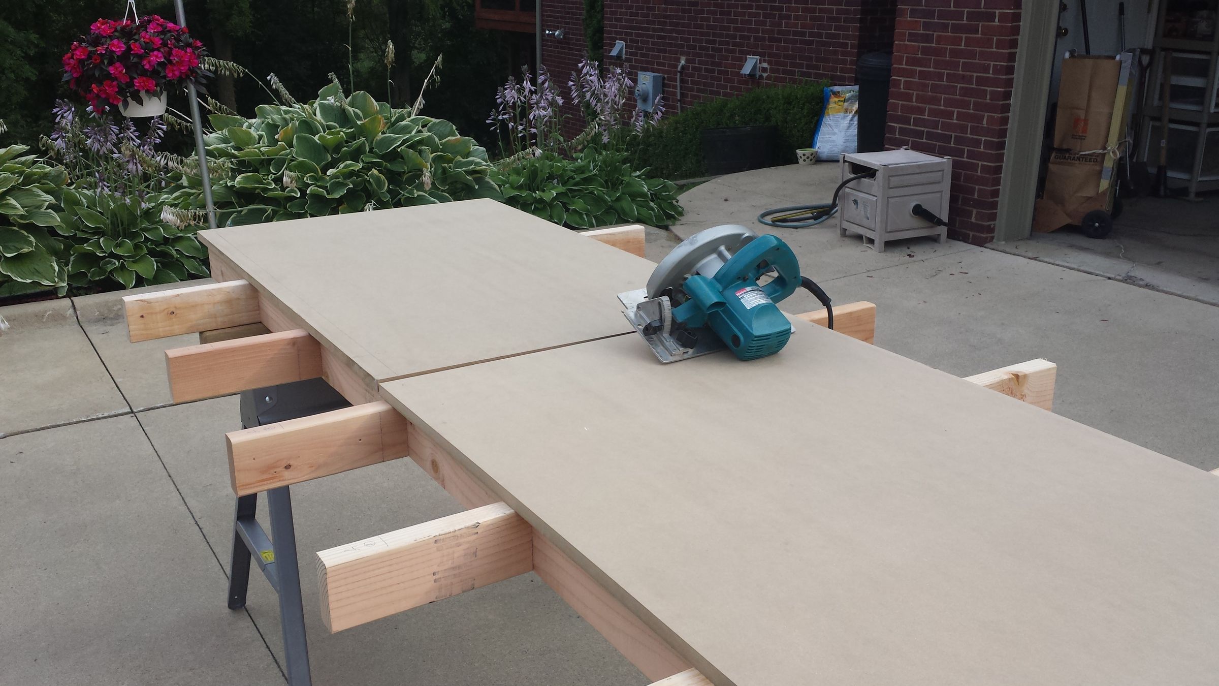 Simple Plywood Cutting Table / Work Table (Updated) 6 Steps (with
