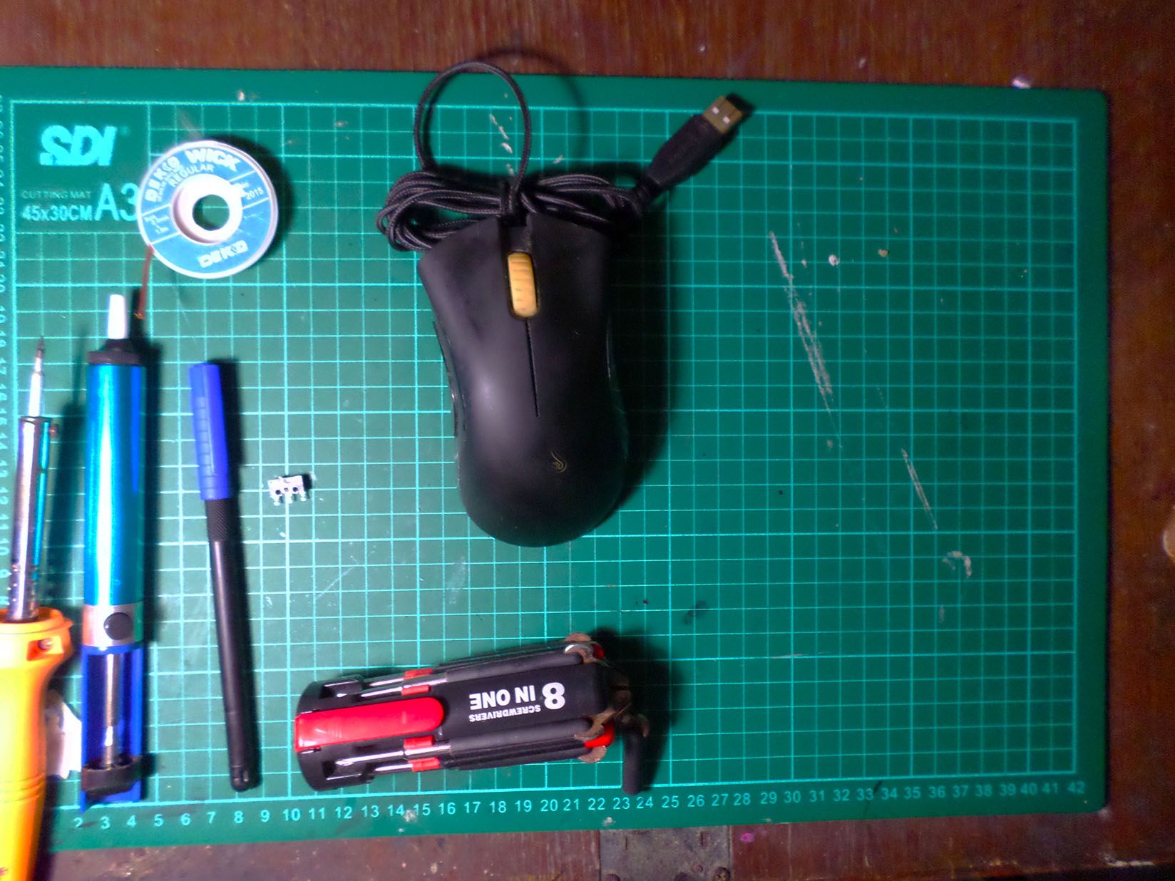 Fixing Your Mouse Double Click Issue (replacing Microswitch on Razer Deathadder 3.5G) 8 Steps