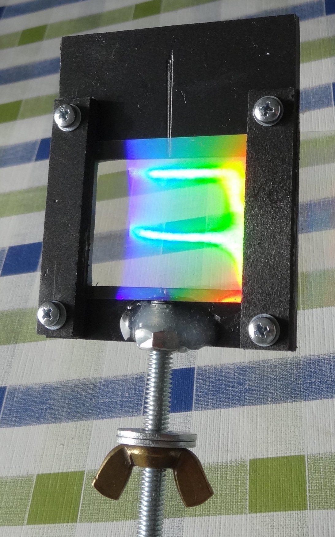 A Homemade camspectrometer for Emission and Absorption Spectra 4
