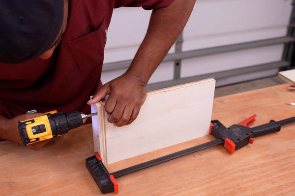 Construir as laterais da mesa do roteador de bancada