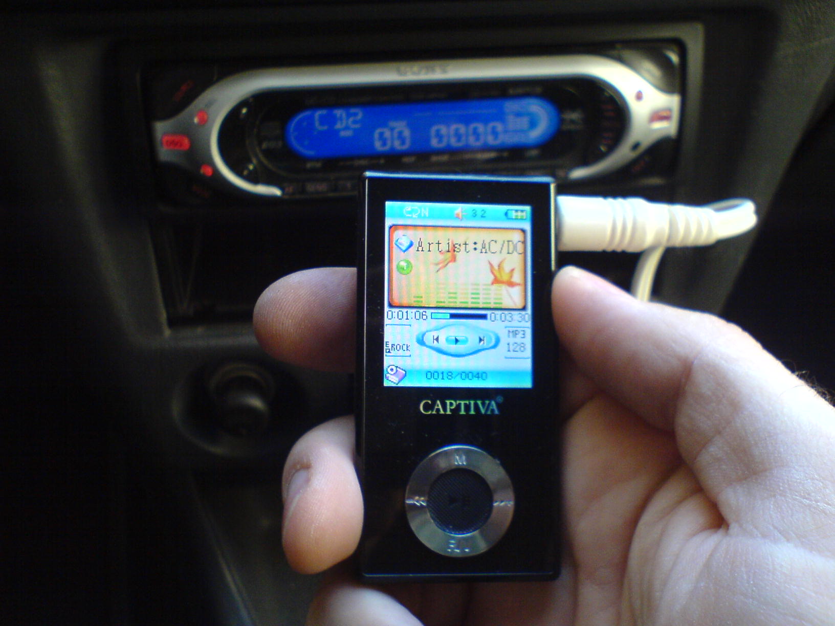 How to Connect Your Mp3 or Ipod on a Car Cdplayer. 6 Steps (with