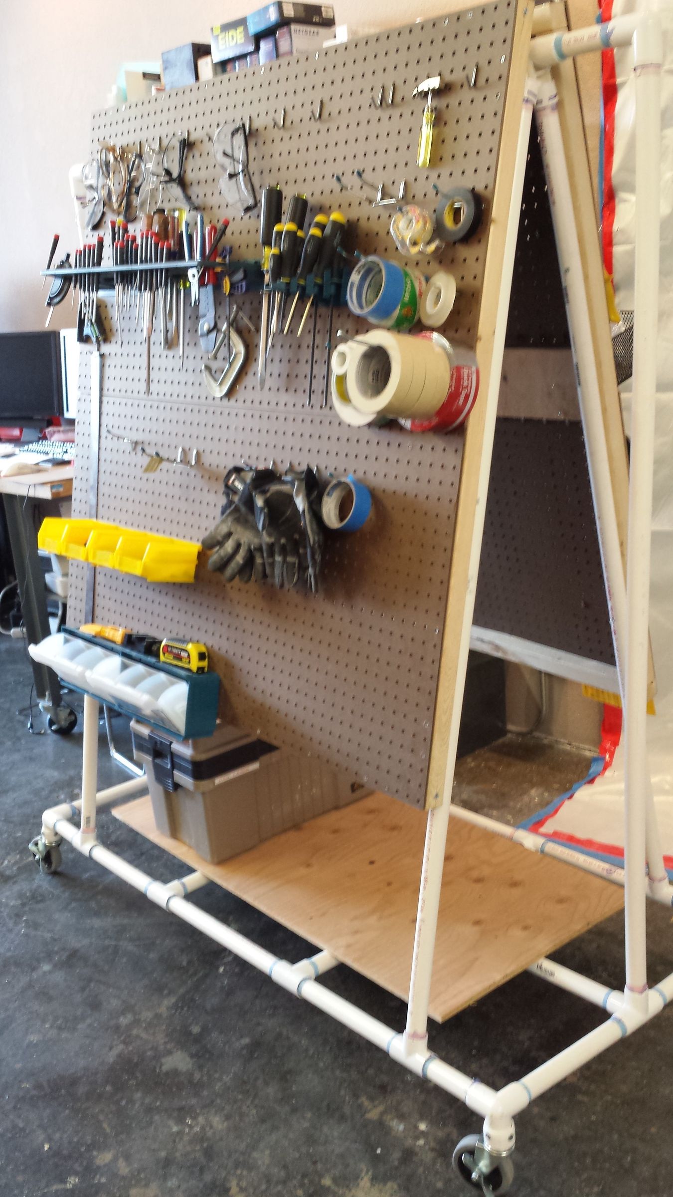 Build a Peg Board Tool Cart (by Brad Justinen) 16 Steps (with