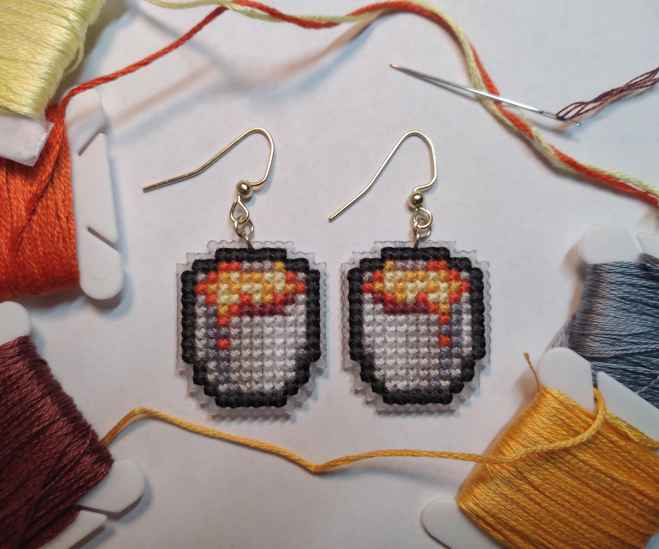 CrossStitch Minecraft Earrings (Double Sided) (WITH PATTERN) 8 Steps