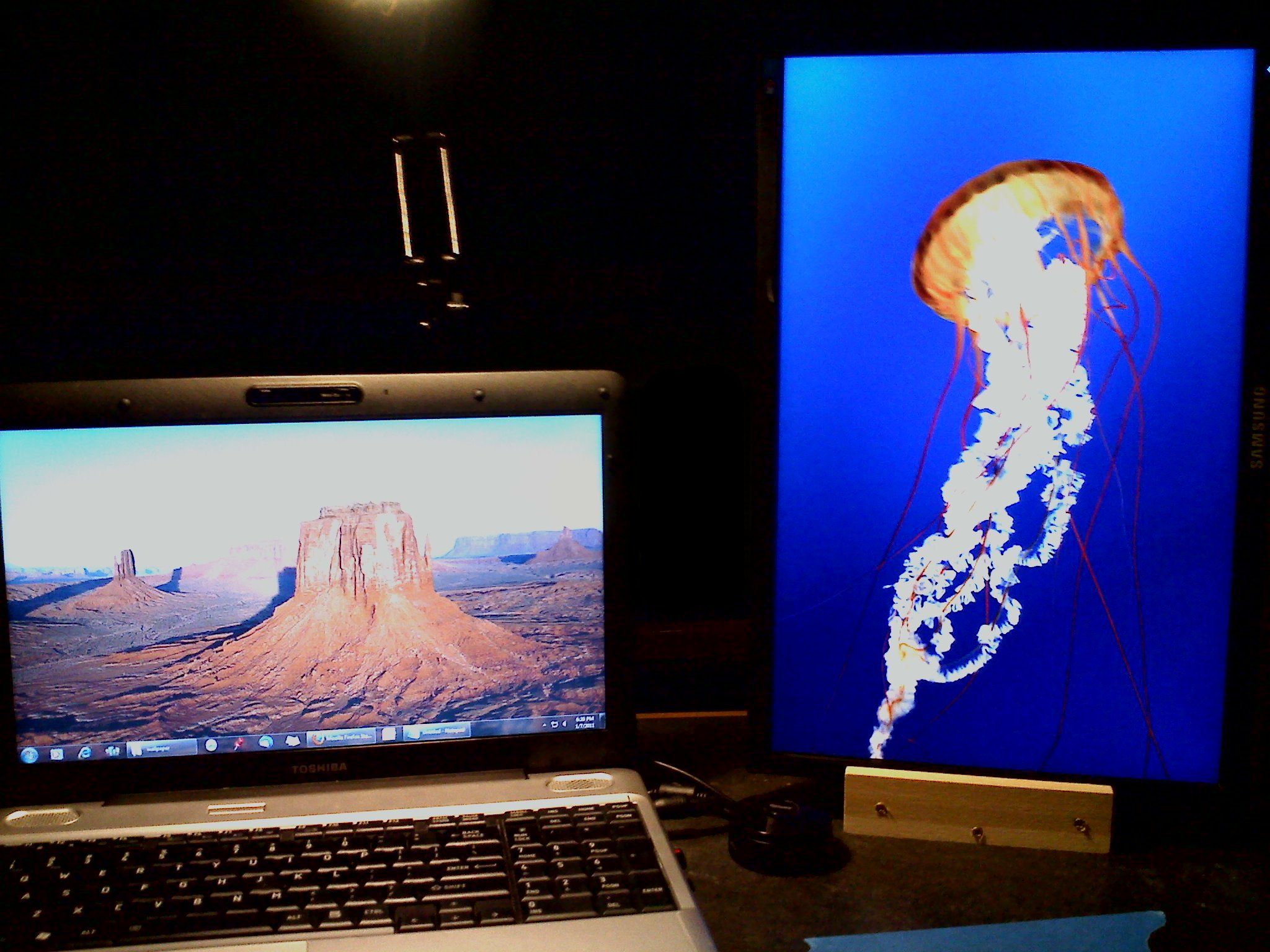 Configuring Separate Wallpapers for Multiple Monitors 7 Steps