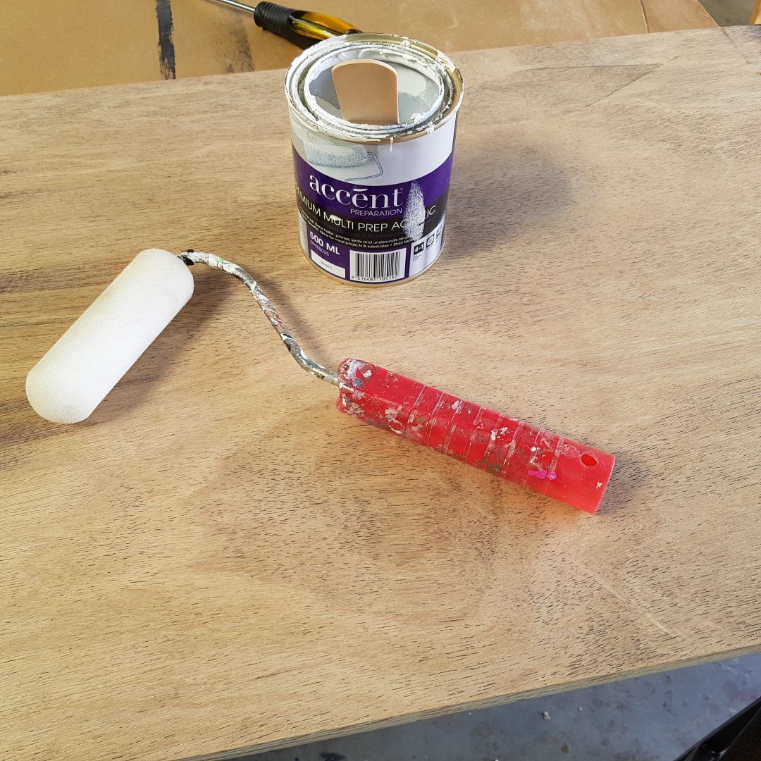 Wall Mounted Drop Down Pallet Bar 10 Steps (with Pictures