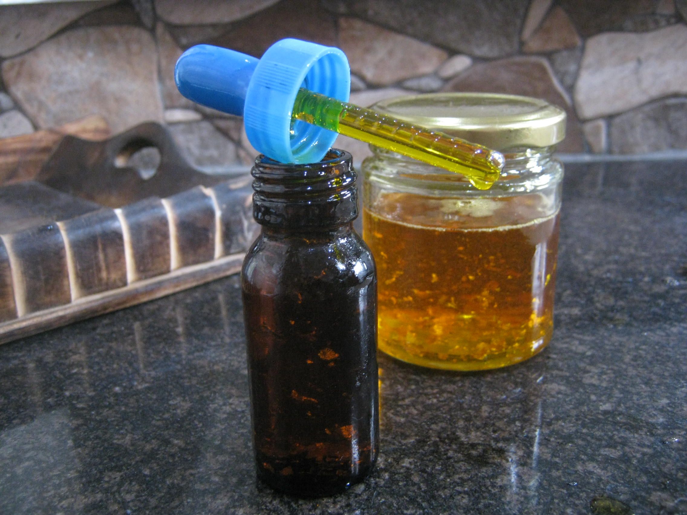 face serum with gold flakes