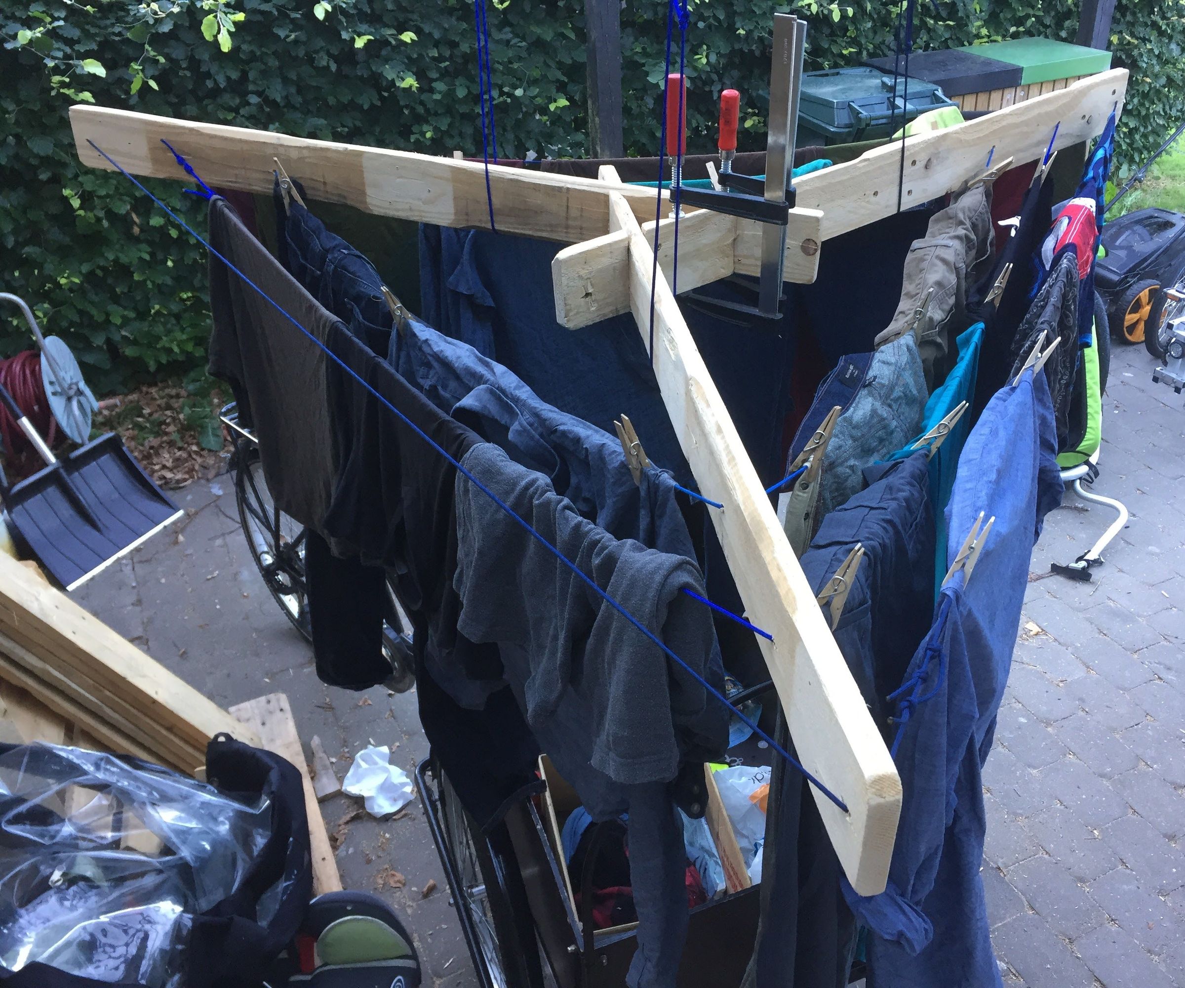 Step-by-step guide for clothes drying rack out of pallets and paracord DIY Project DIY project