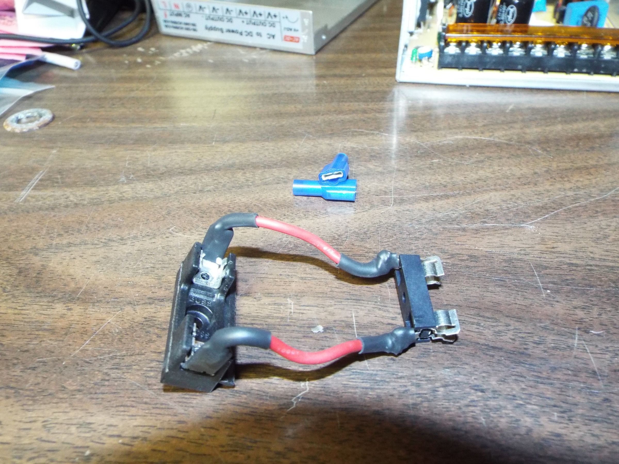 Replaceing a Soldered in Fuse. 7 Steps (with Pictures) Instructables