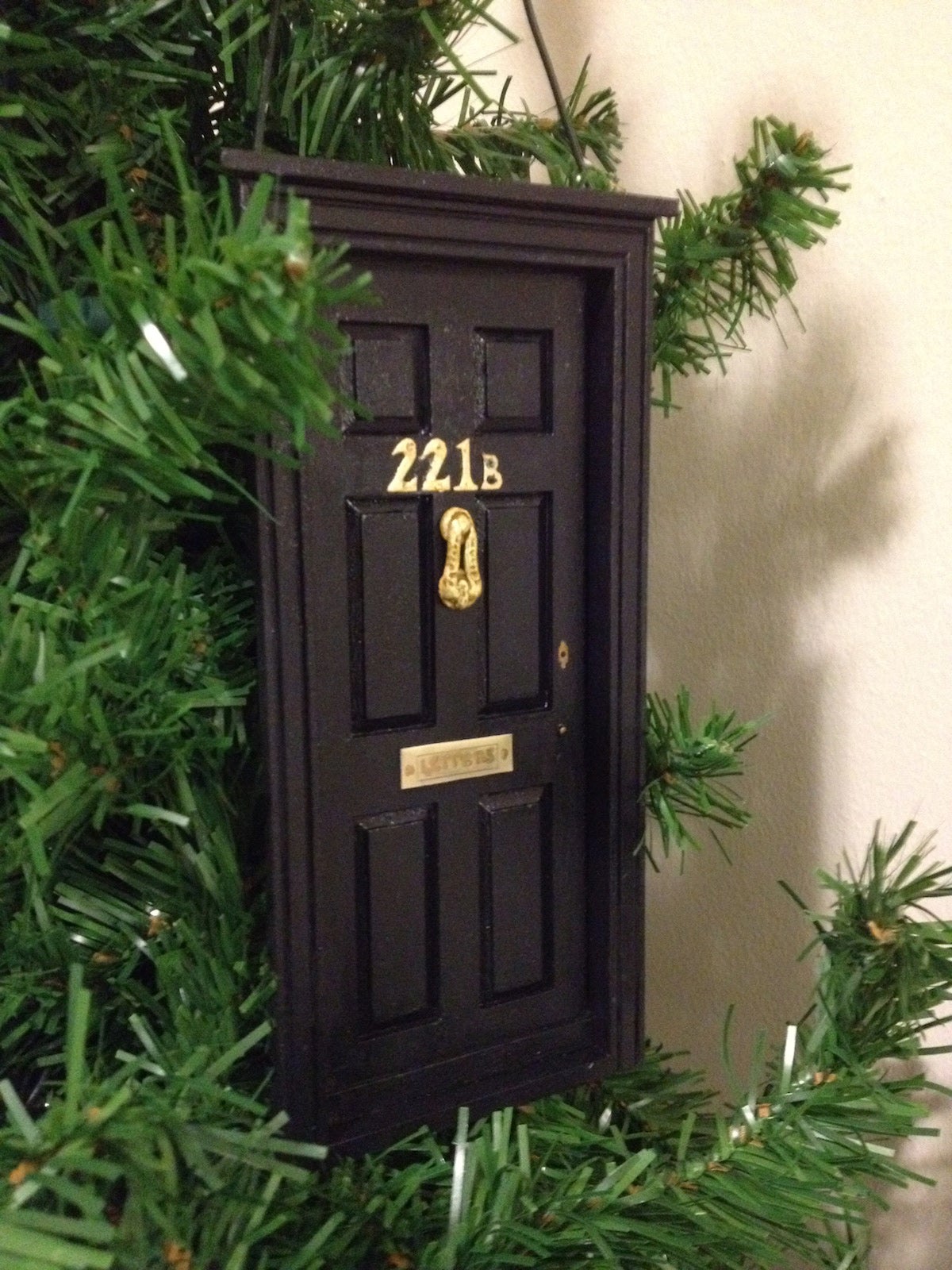 Make a 221B Baker Street Christmas Ornament (BBC Sherlock) : 3 Steps