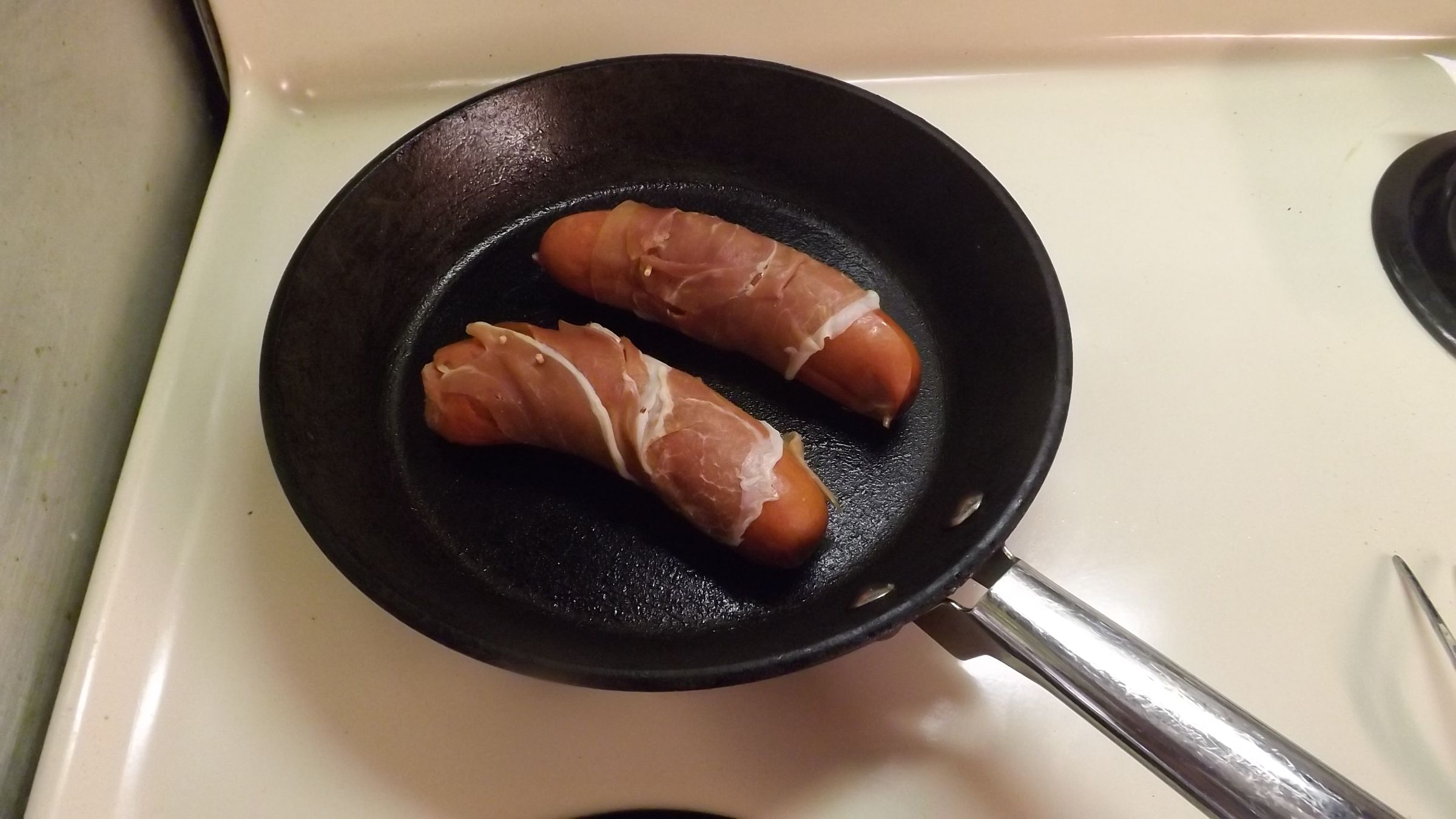 BACON WRAPPED BULL DOGS IN a BLANKET : 3 Steps (with Pictures) -  Instructables
