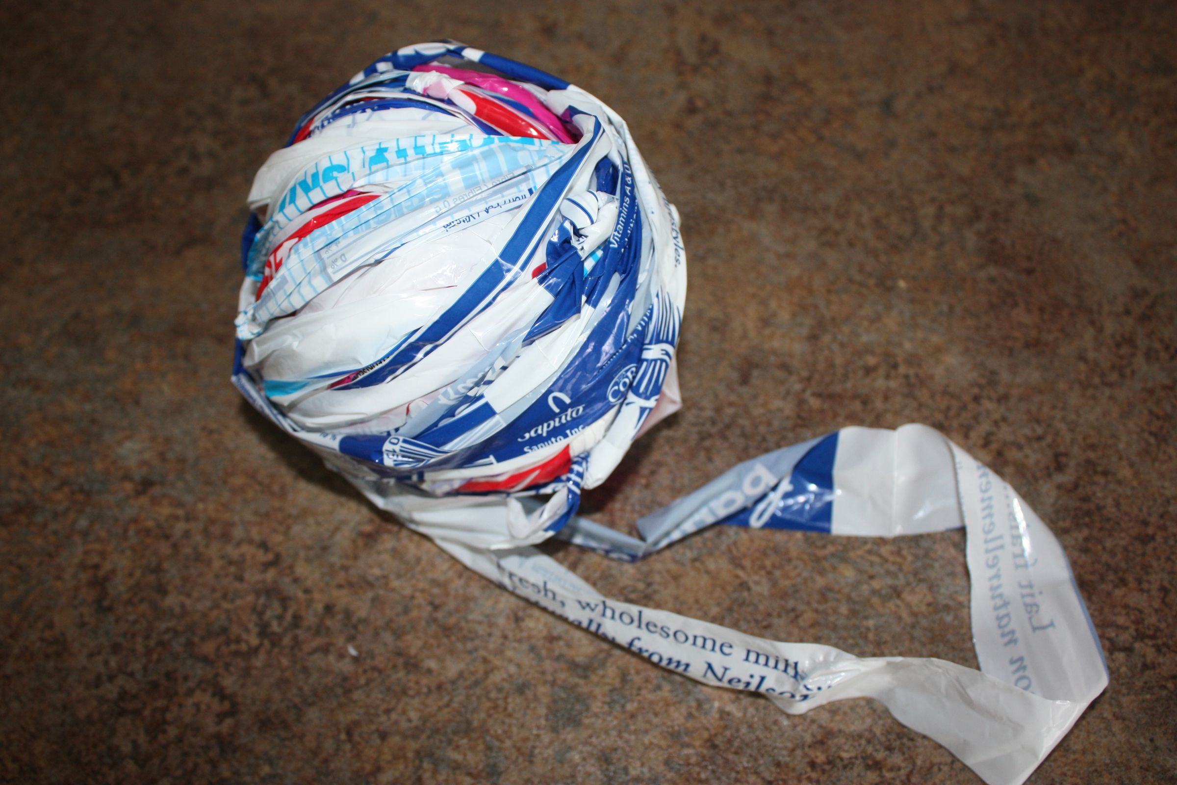 Making Milk Bag Mats Mats 4 Haiti 4 Steps (with Pictures