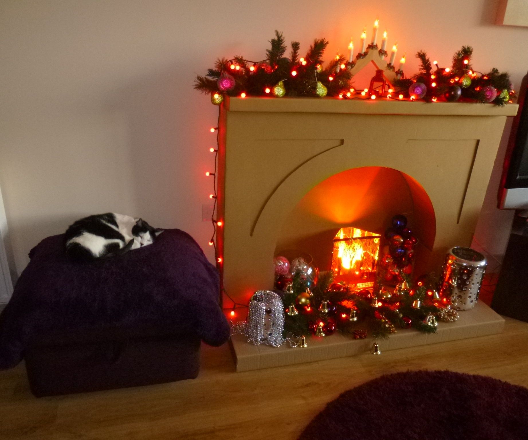Christmas Fake Fireplace 4 Steps (with Pictures) Instructables