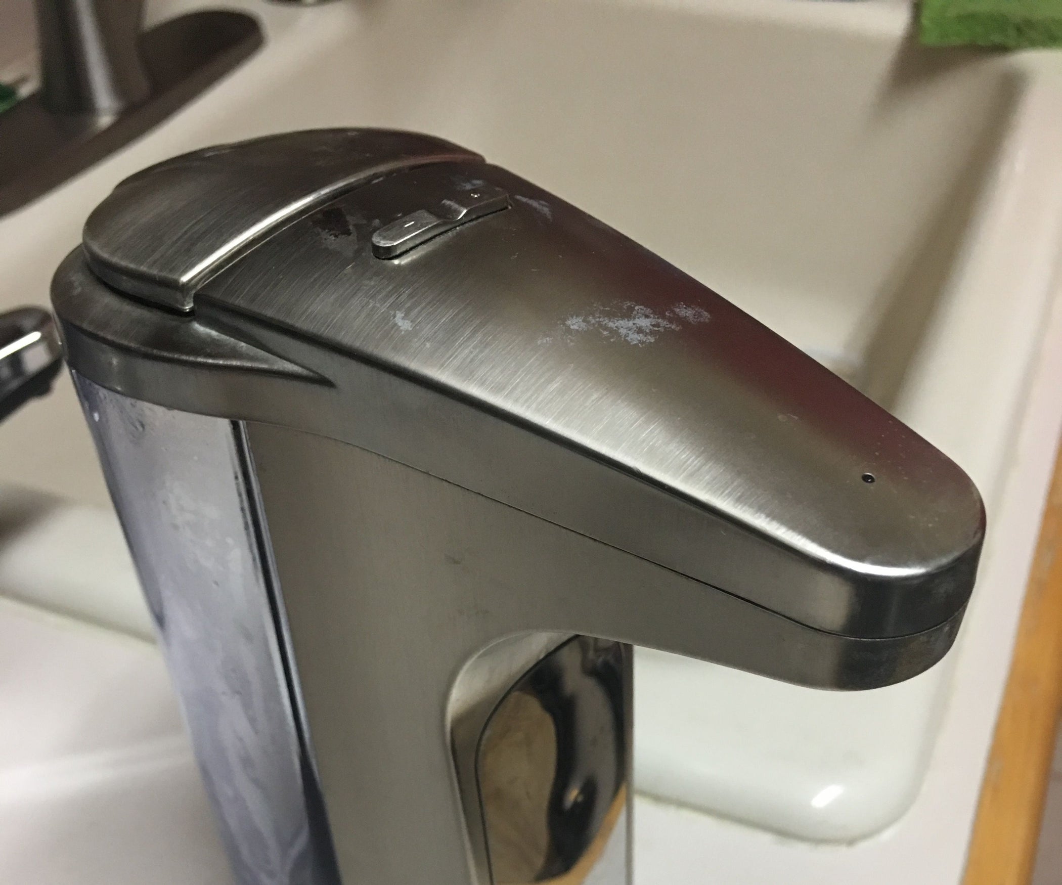 Unclogging a SimpleHuman Soap Dispenser 414ml Version 11 Steps