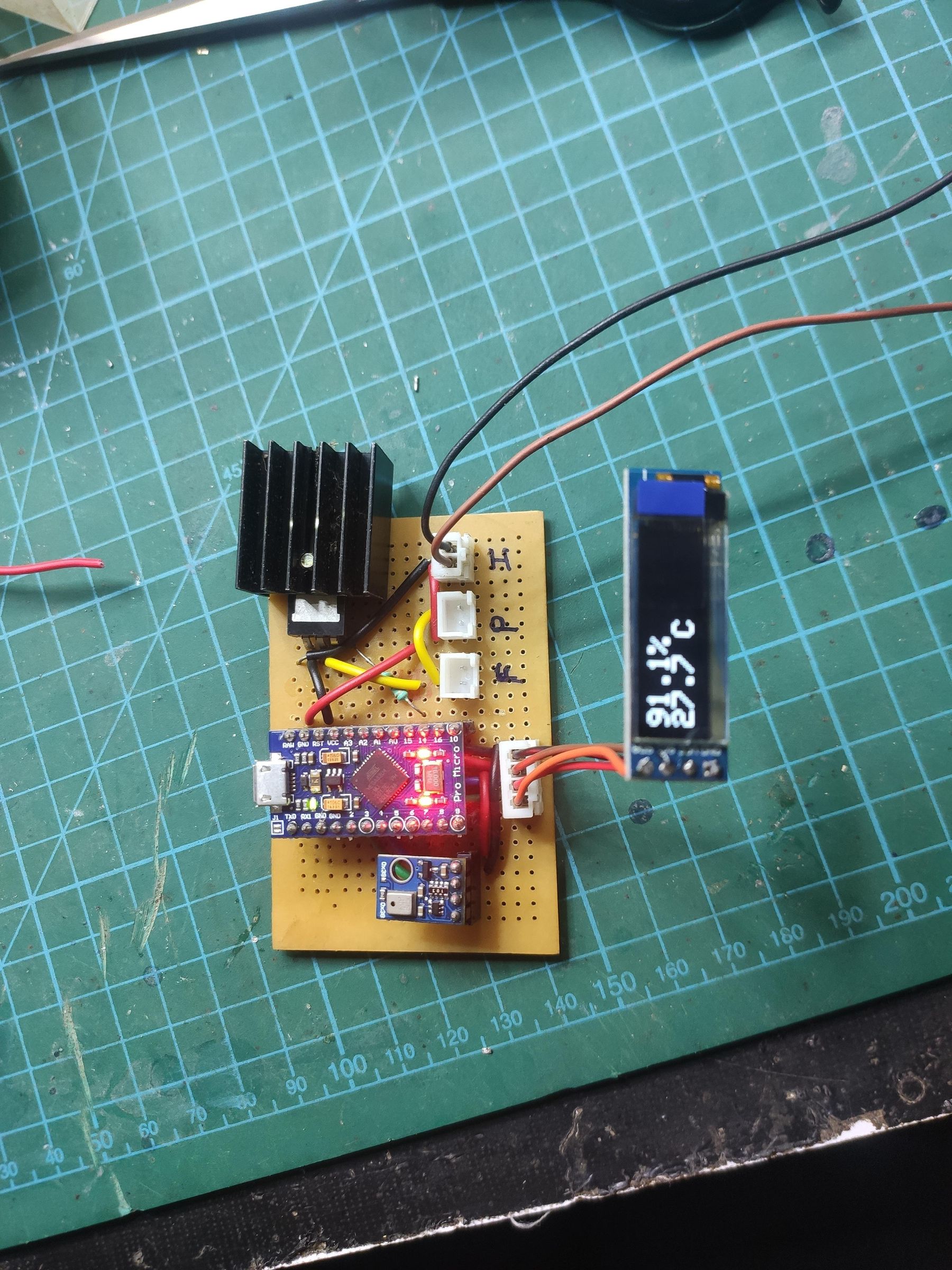 Humidity Controlled Box for Storing Camera, Lenses, 3D Printing Filaments Etc. 5 Steps