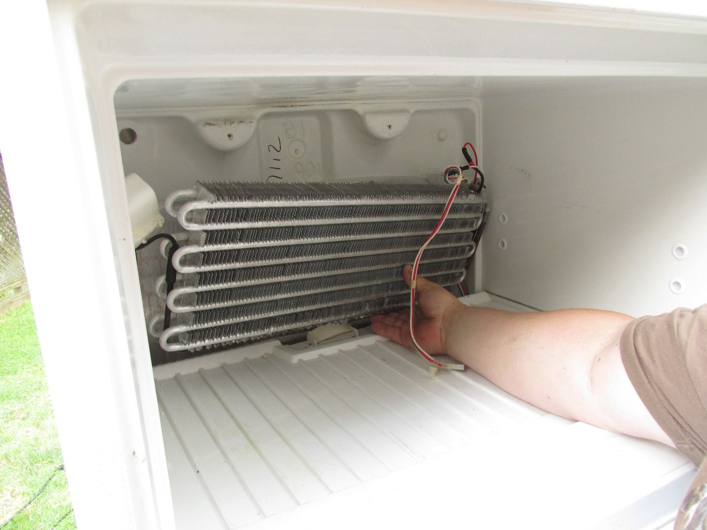 Awesome Rustic Cooler From Broken Refrigerator and Pallets 11 Steps